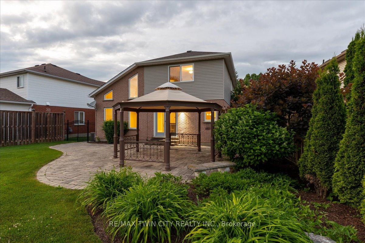Photo 49 of 310 Westforest Trail, Kitchener — HOMEH