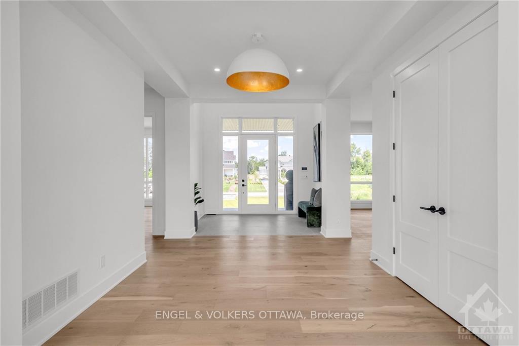 Photo 3 of 705 Mcmanus Avenue, Ottawa, Manotick Village & Manotick Estates — HOMEH