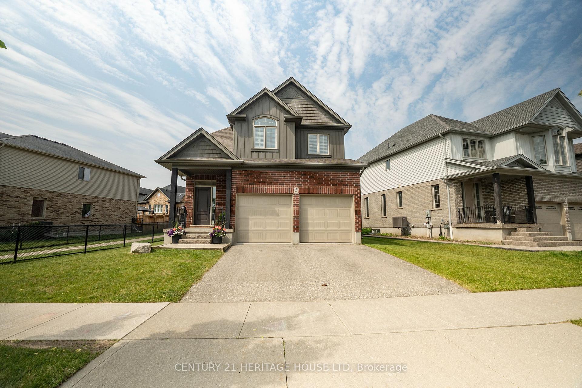 Photo 2 of 66 Eden Oak Trail, Kitchener — HOMEH