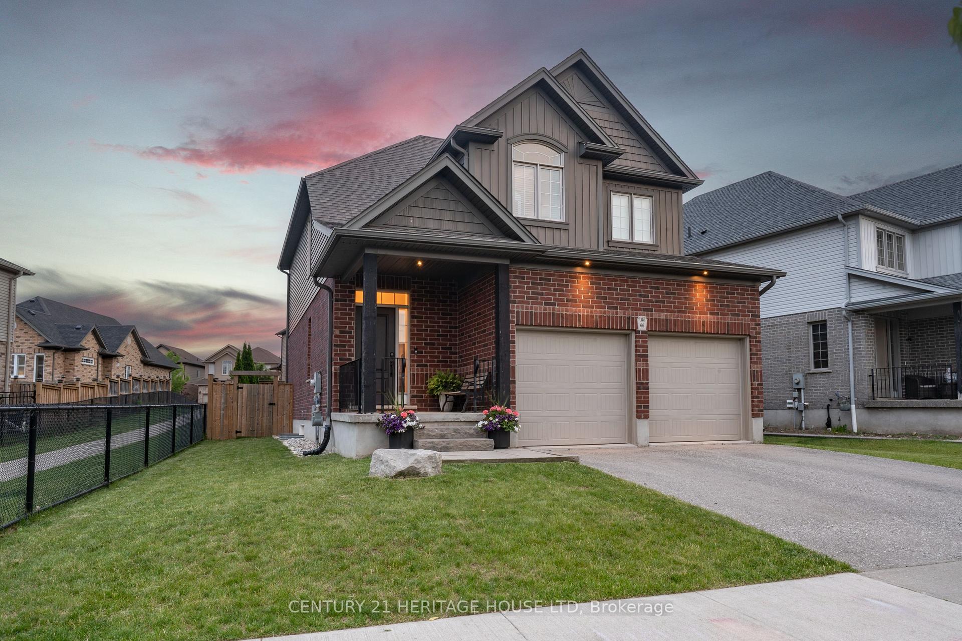 Photo 3 of 66 Eden Oak Trail, Kitchener — HOMEH
