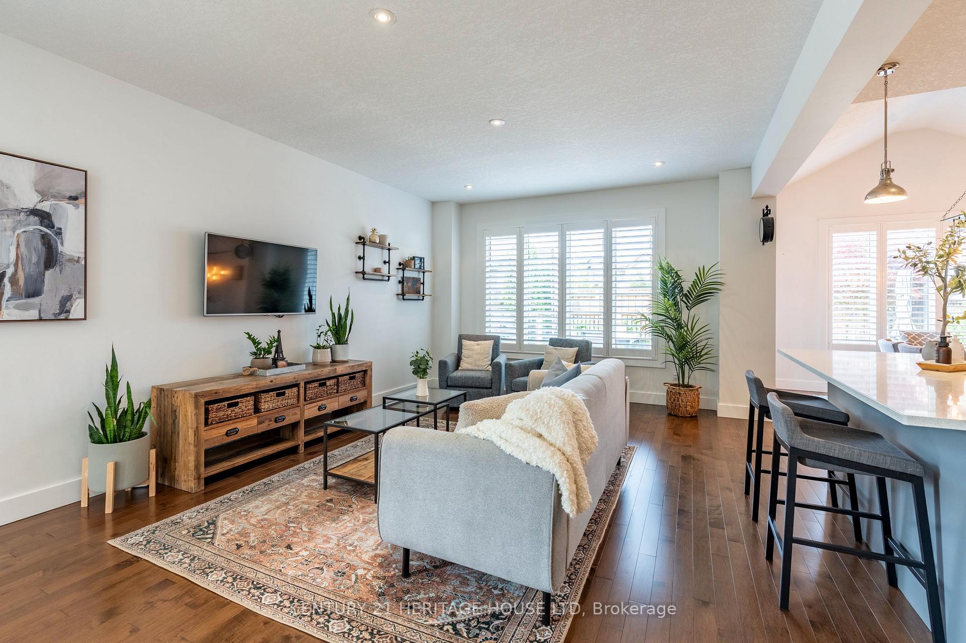 Photo 10 of 66 Eden Oak Trail, Kitchener — HOMEH