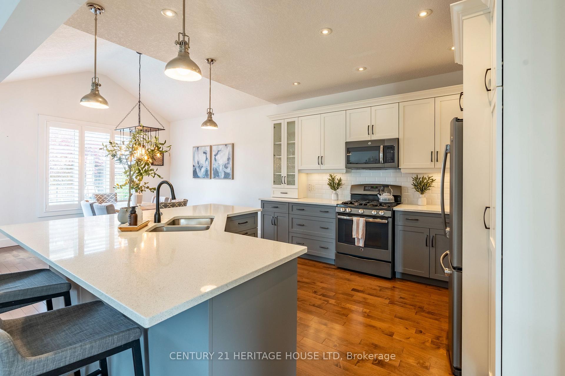Photo 14 of 66 Eden Oak Trail, Kitchener — HOMEH