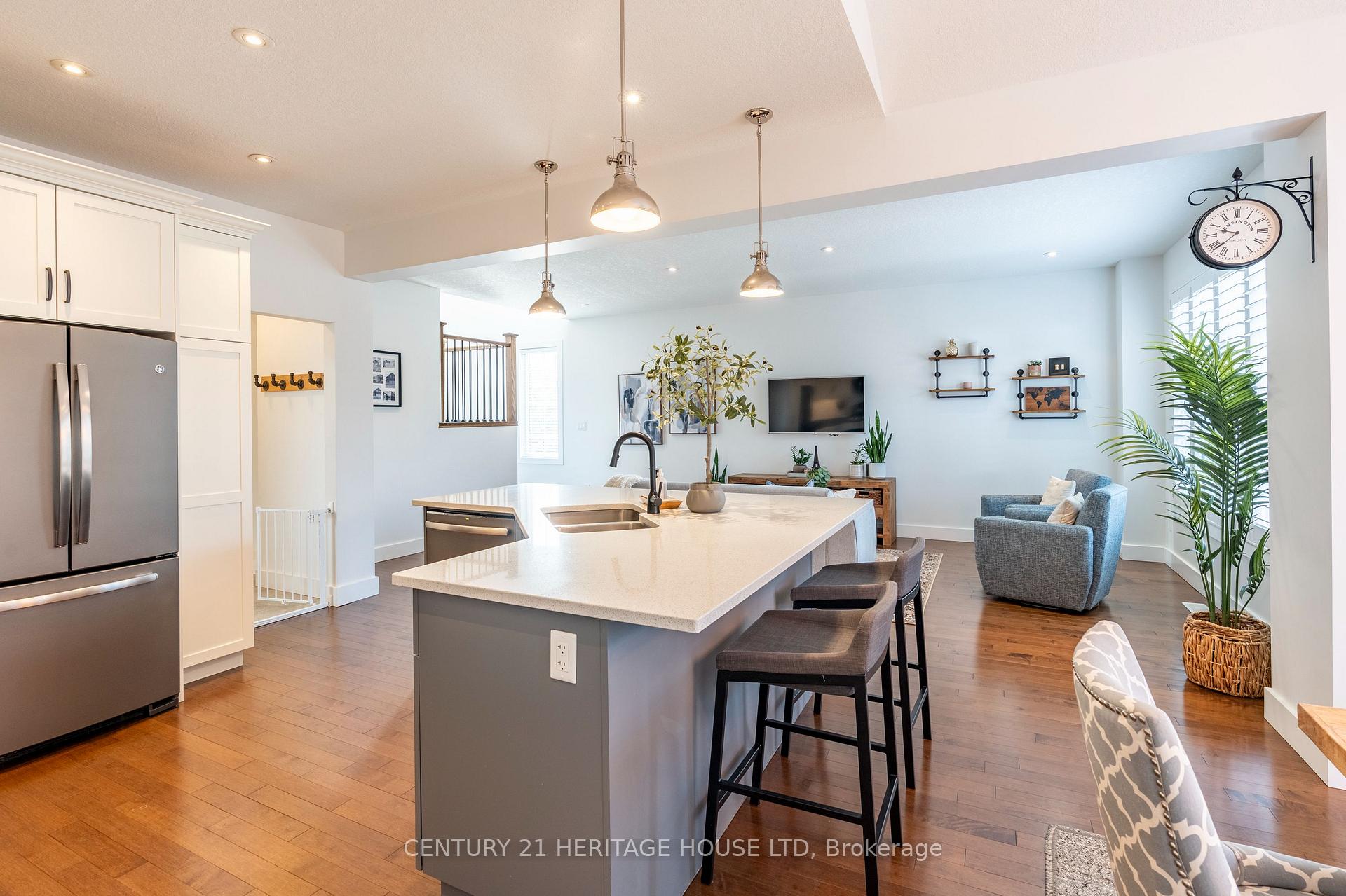 Photo 16 of 66 Eden Oak Trail, Kitchener — HOMEH