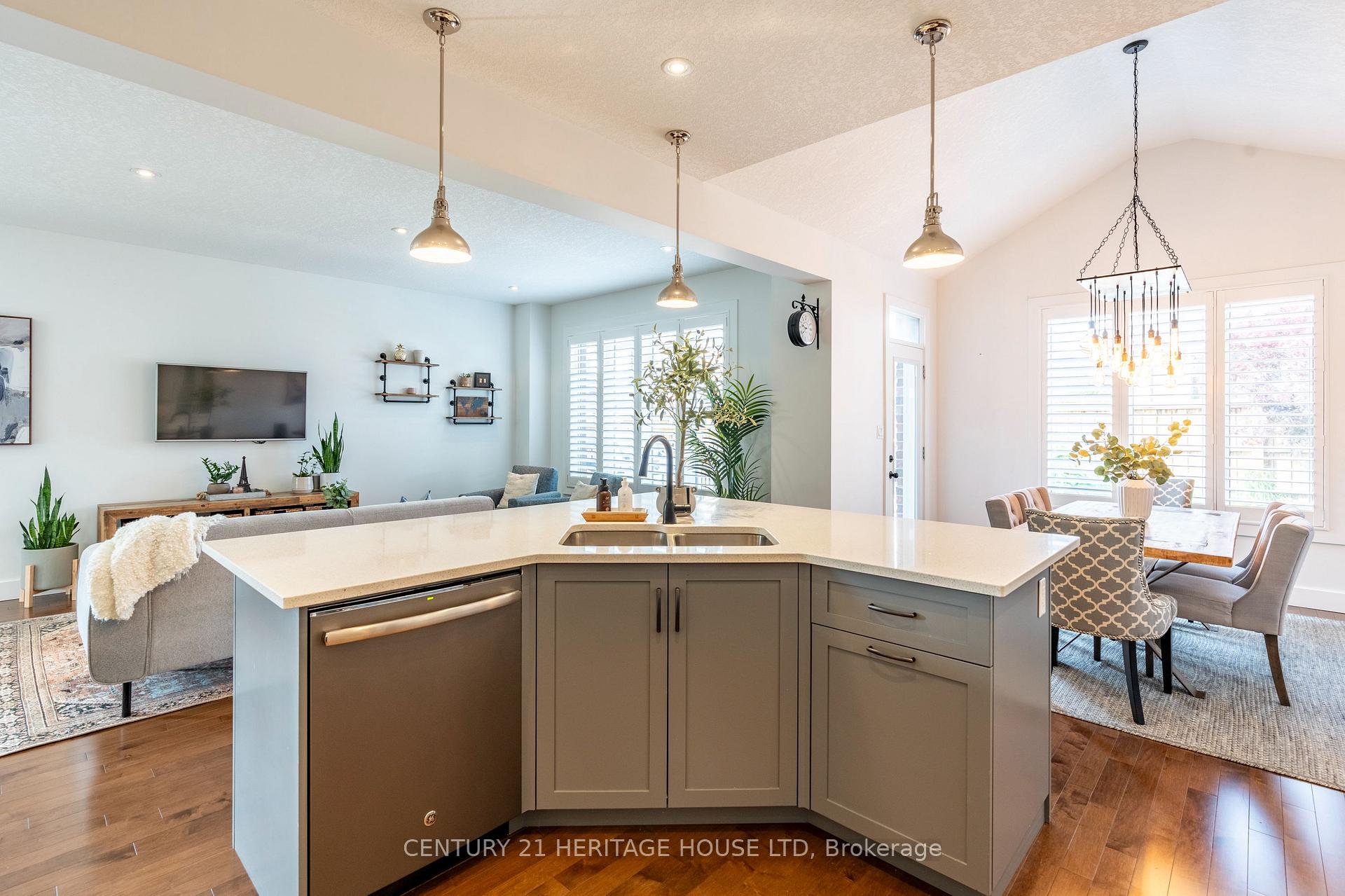 Photo 17 of 66 Eden Oak Trail, Kitchener — HOMEH