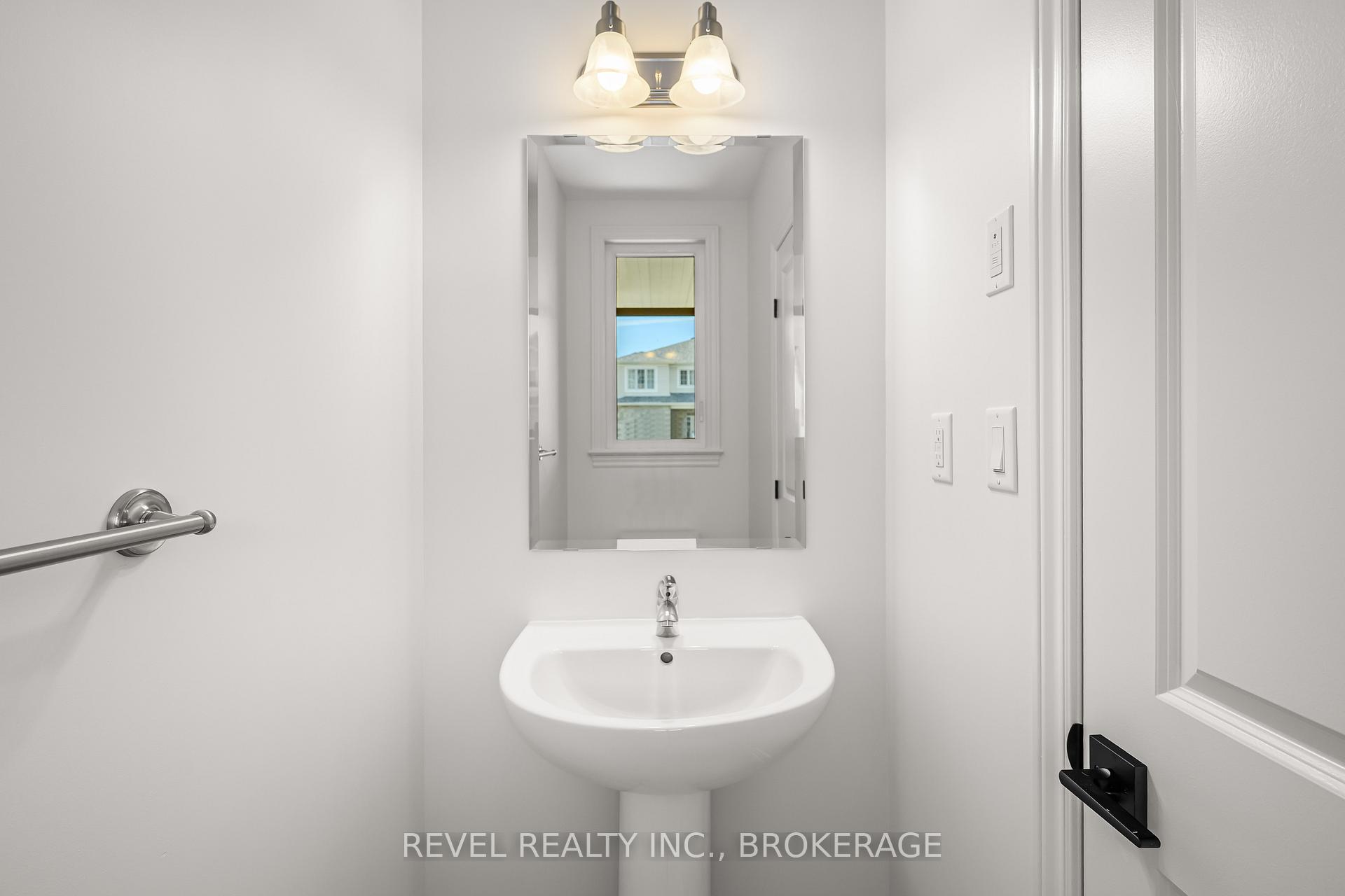 Photo 4 of 1521 Scarlet Street, Kingston, Kingston East (Incl Barret Crt) — HOMEH