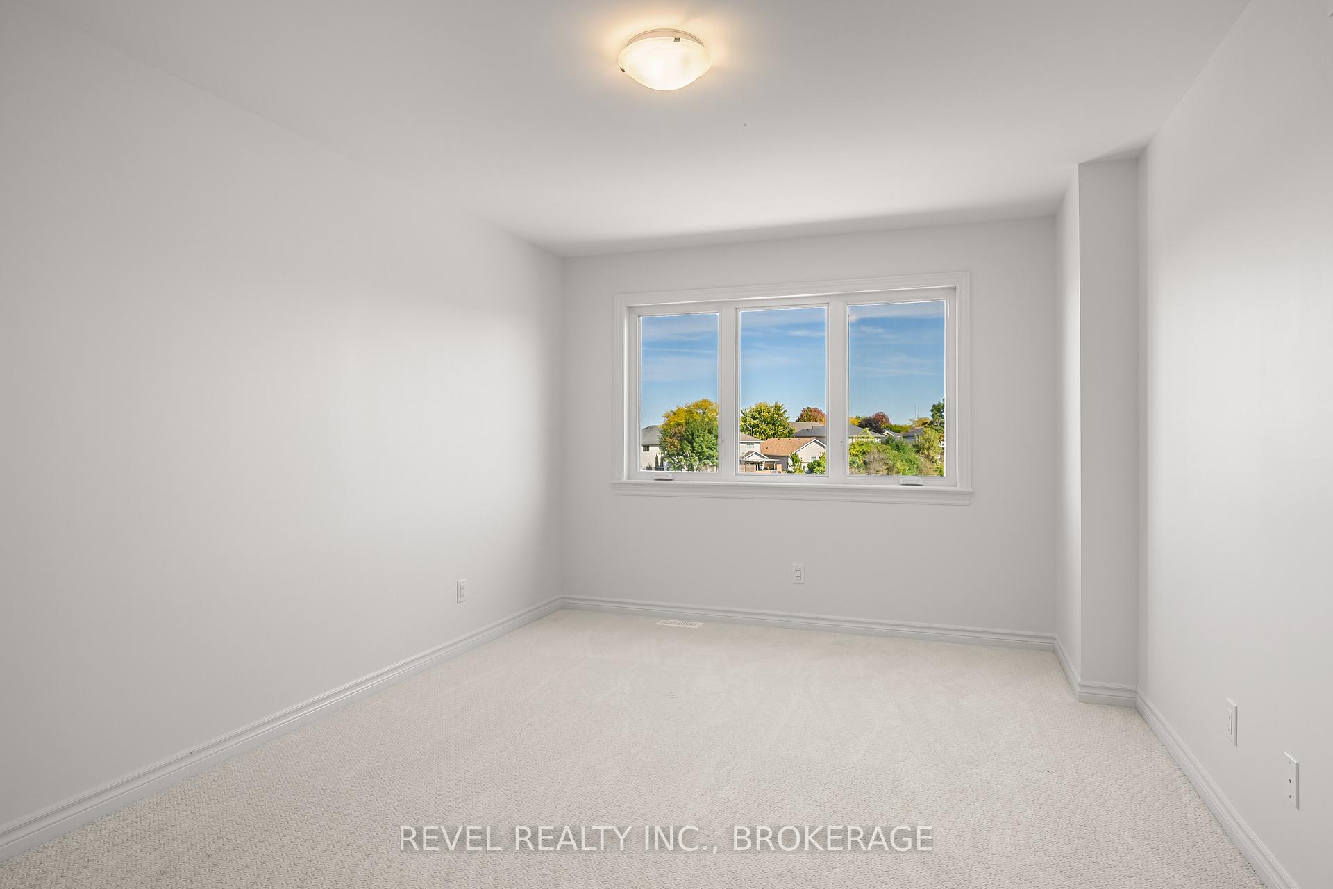 Photo 12 of 1521 Scarlet Street, Kingston, Kingston East (Incl Barret Crt) — HOMEH