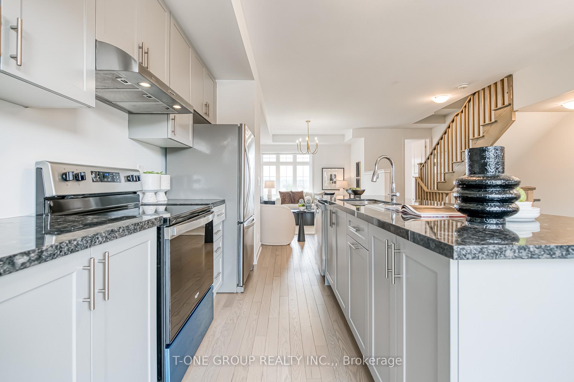 Photo 5 of 111 Yorkton Boulevard, Markham, Angus Glen — HOMEH