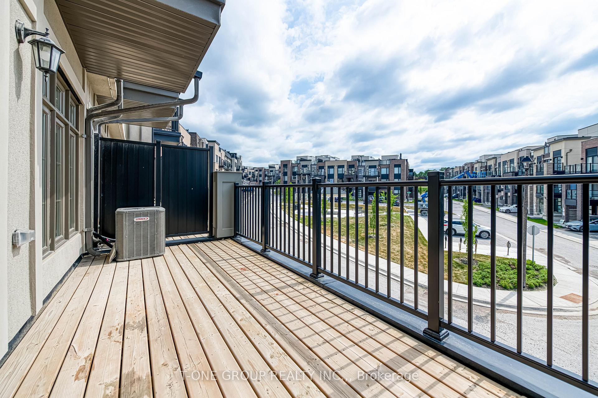 Photo 18 of 111 Yorkton Boulevard, Markham, Angus Glen — HOMEH