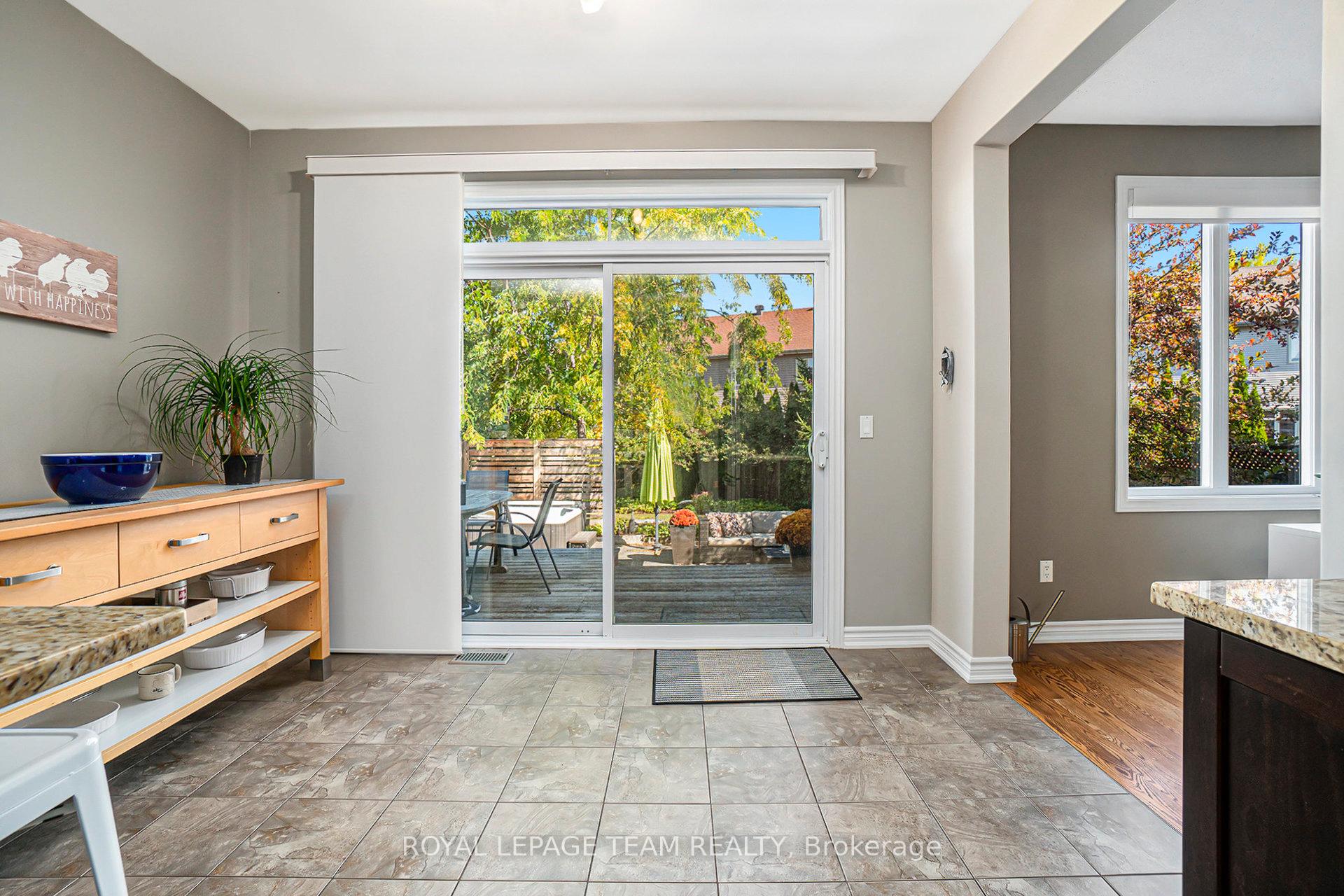 Photo 11 of 369 Glenbrae Avenue, Ottawa, Kanata - Morgan's Grant/South March — HOMEH