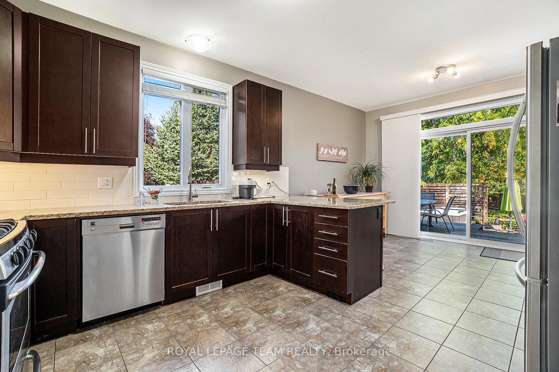 Photo 14 of 369 Glenbrae Avenue, Ottawa, Kanata - Morgan's Grant/South March — HOMEH