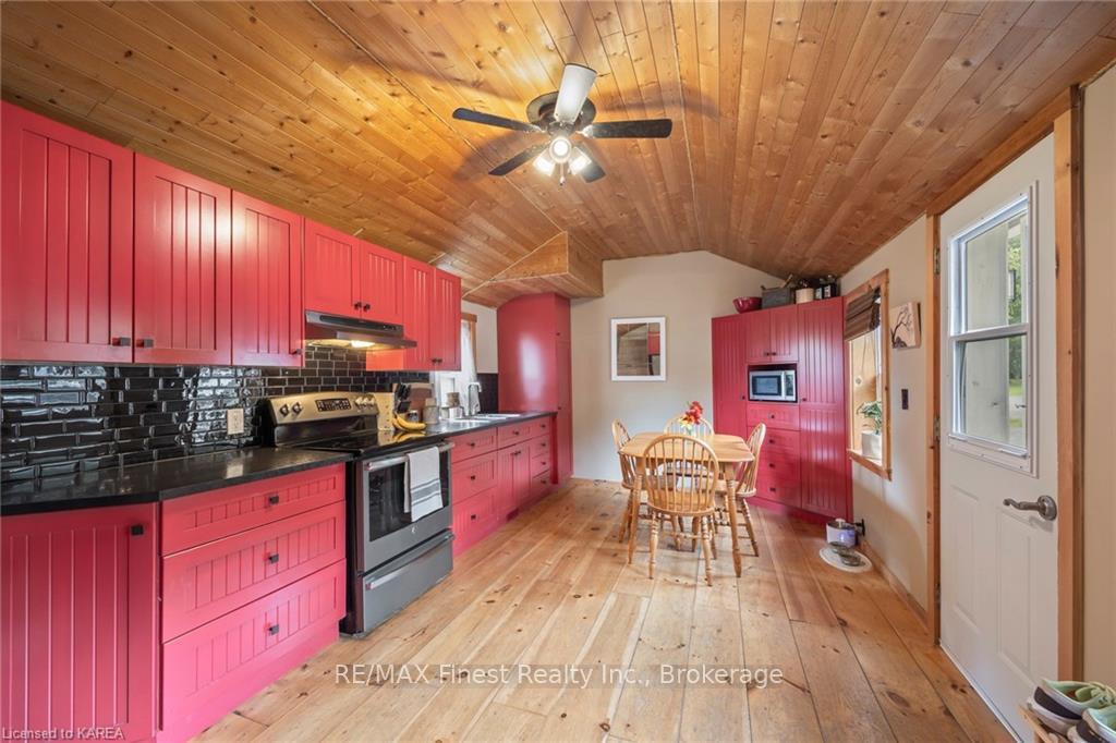 Photo 7 of 318 Simmons Road, Loyalist, Lennox and Addington - South — HOMEH