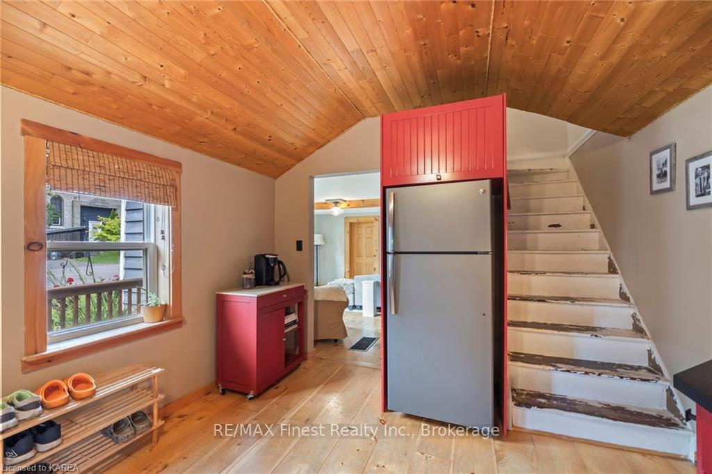 Photo 9 of 318 Simmons Road, Loyalist, Lennox and Addington - South — HOMEH