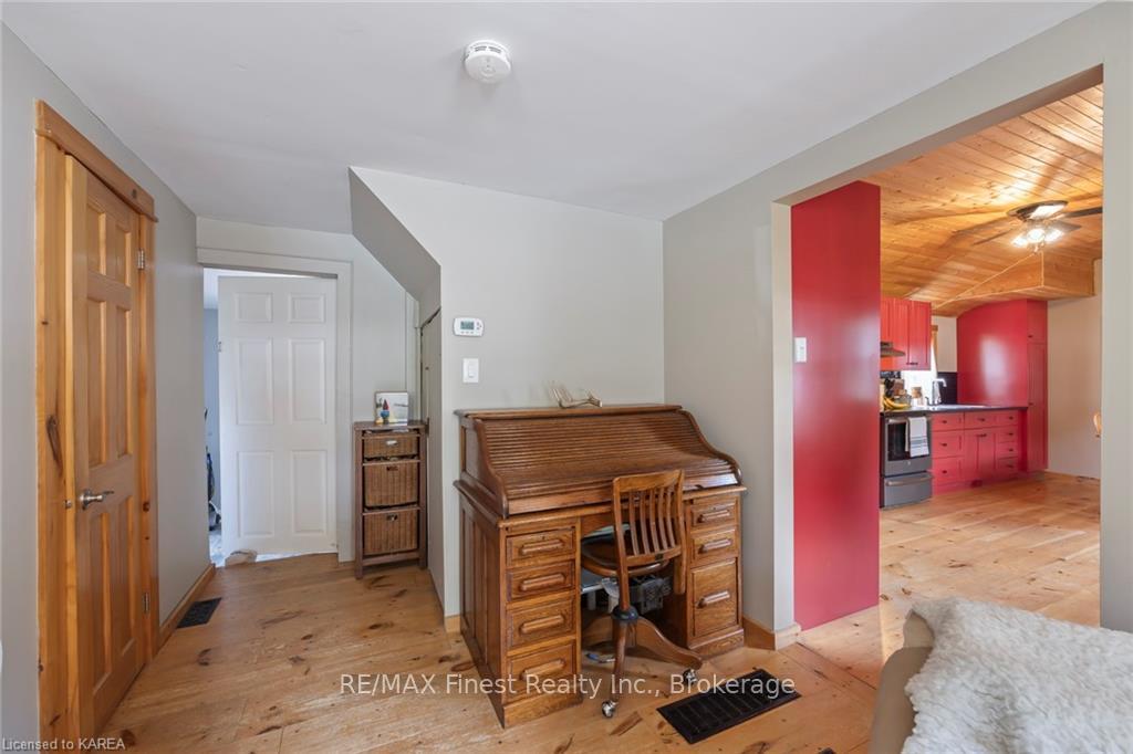 Photo 11 of 318 Simmons Road, Loyalist, Lennox and Addington - South — HOMEH