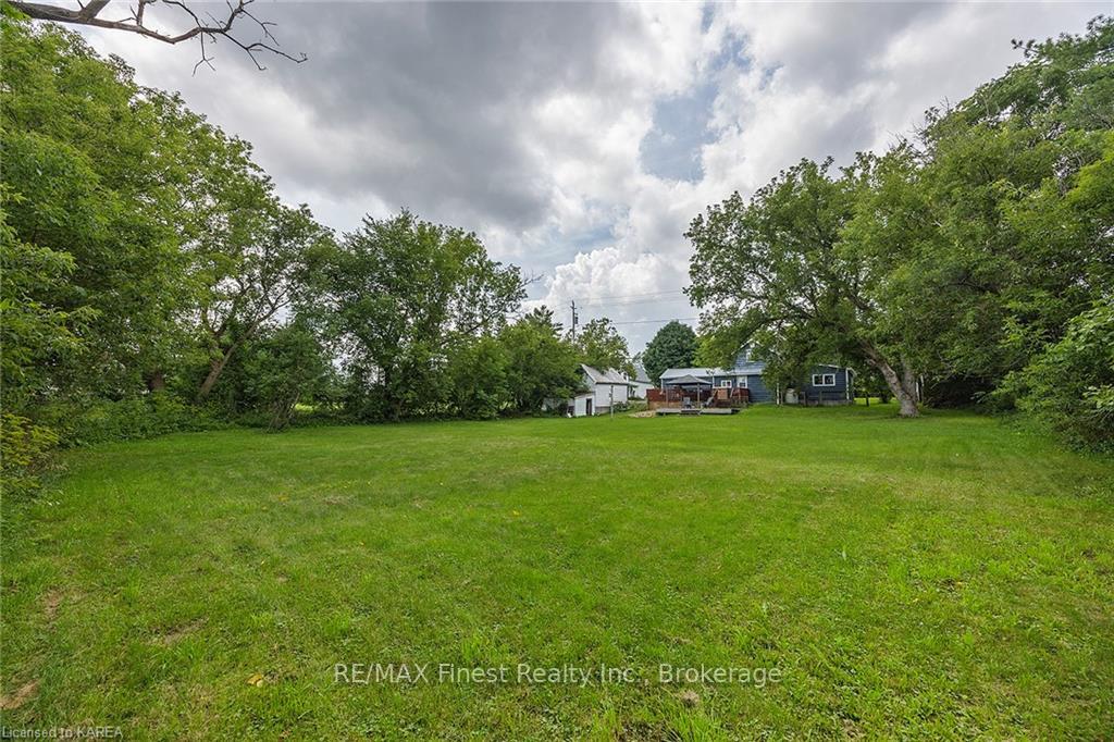 Photo 19 of 318 Simmons Road, Loyalist, Lennox and Addington - South — HOMEH