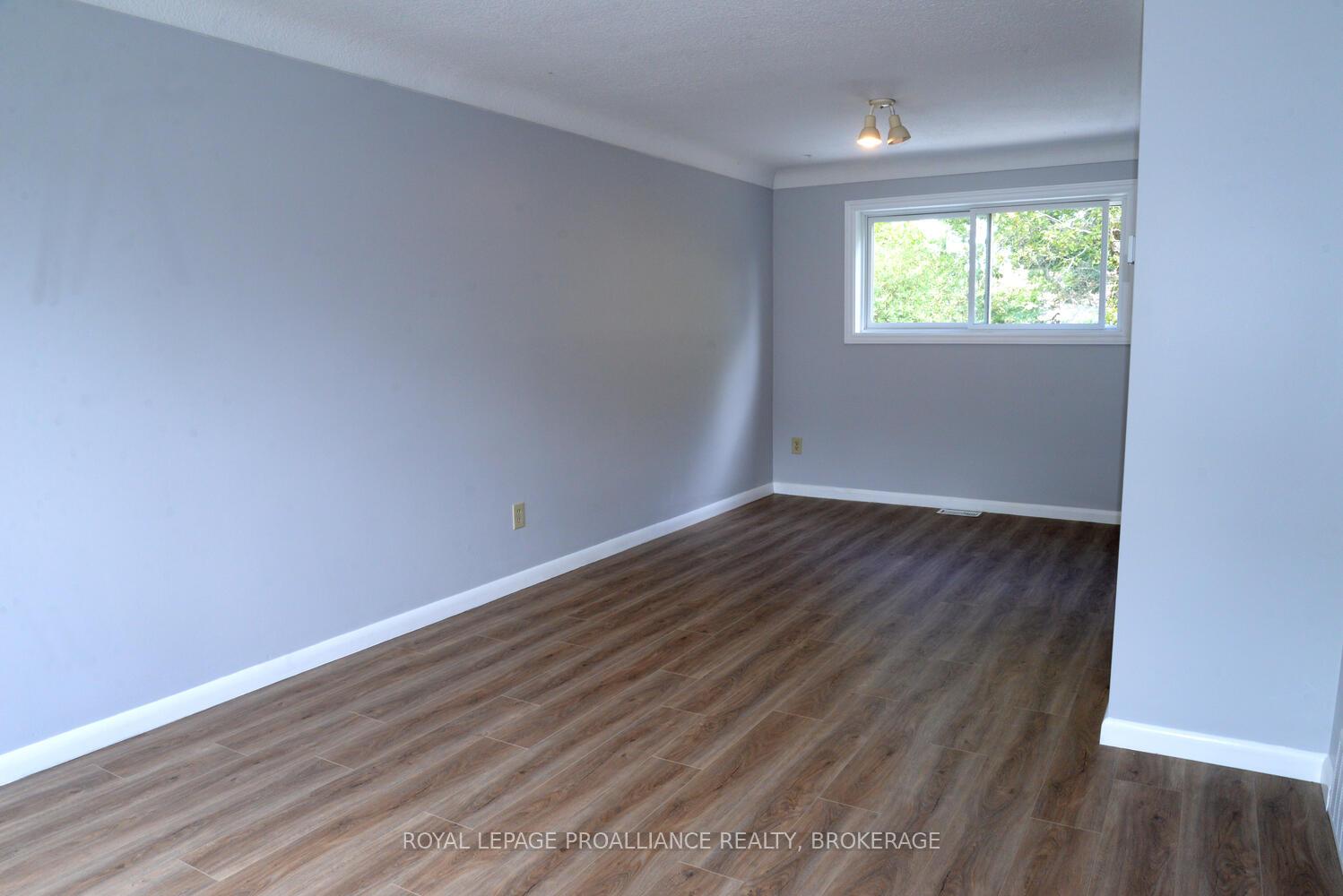 Photo 5 of 322 Meadowcrest Road, Kingston, City Southwest — HOMEH