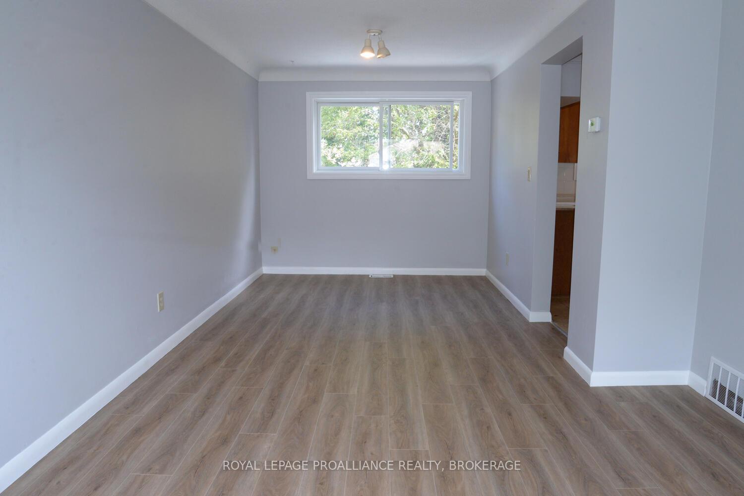 Photo 6 of 322 Meadowcrest Road, Kingston, City Southwest — HOMEH