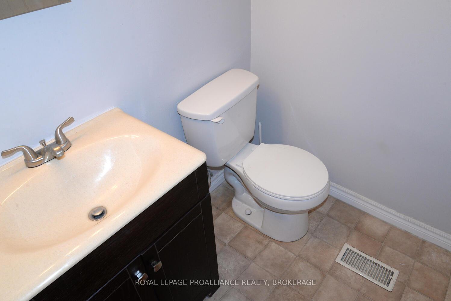 Photo 14 of 322 Meadowcrest Road, Kingston, City Southwest — HOMEH