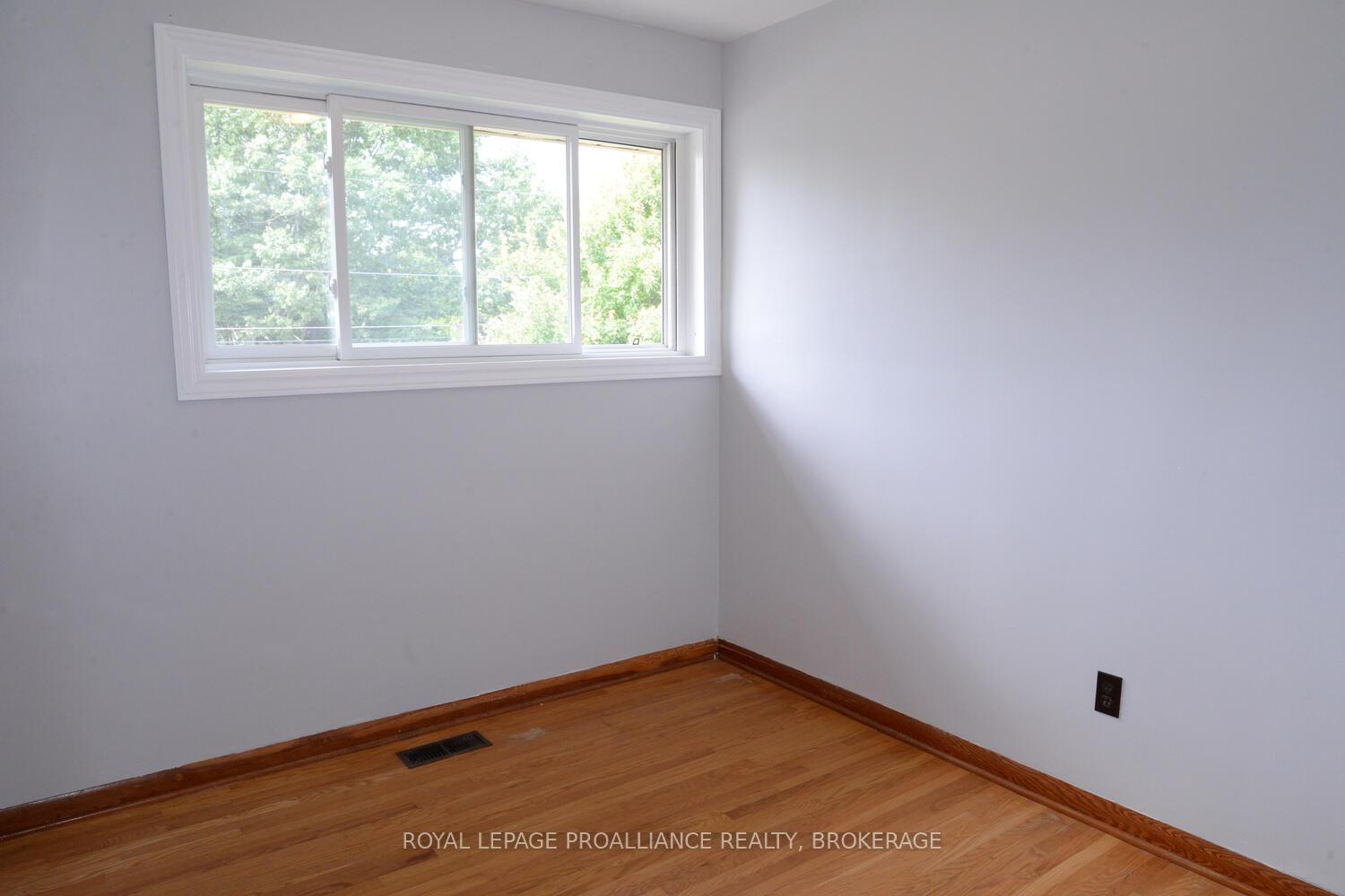 Photo 15 of 322 Meadowcrest Road, Kingston, City Southwest — HOMEH