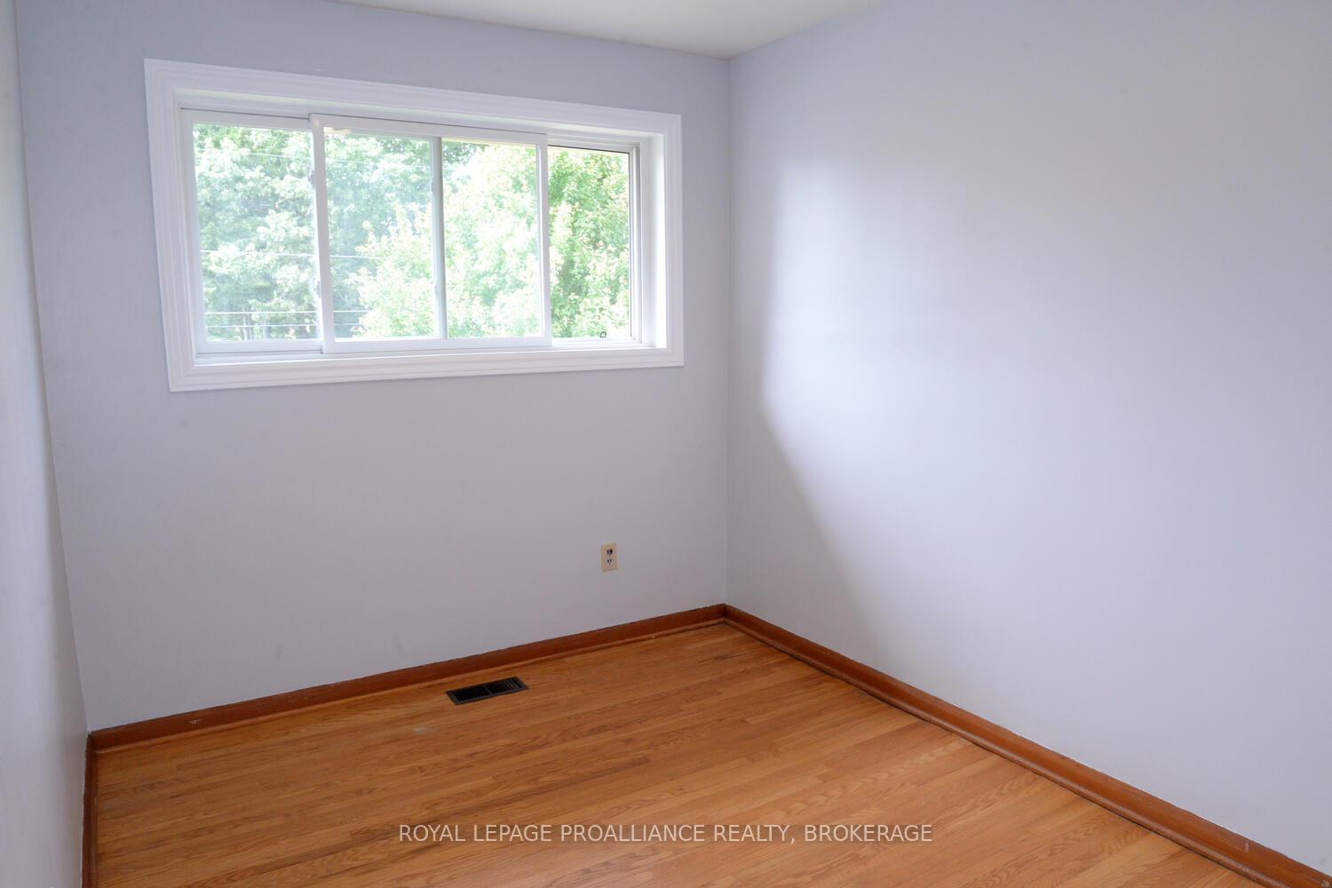 Photo 19 of 322 Meadowcrest Road, Kingston, City Southwest — HOMEH