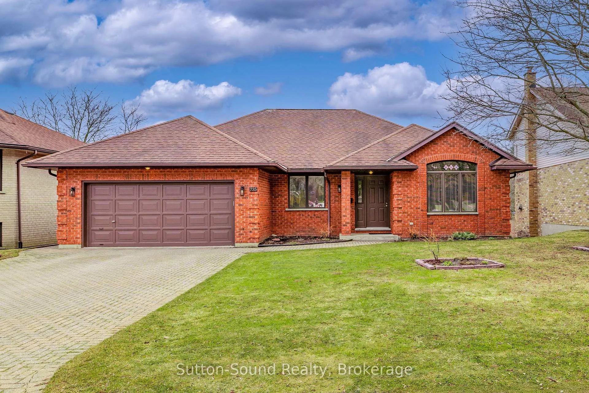 Front of 735 15th A Street W