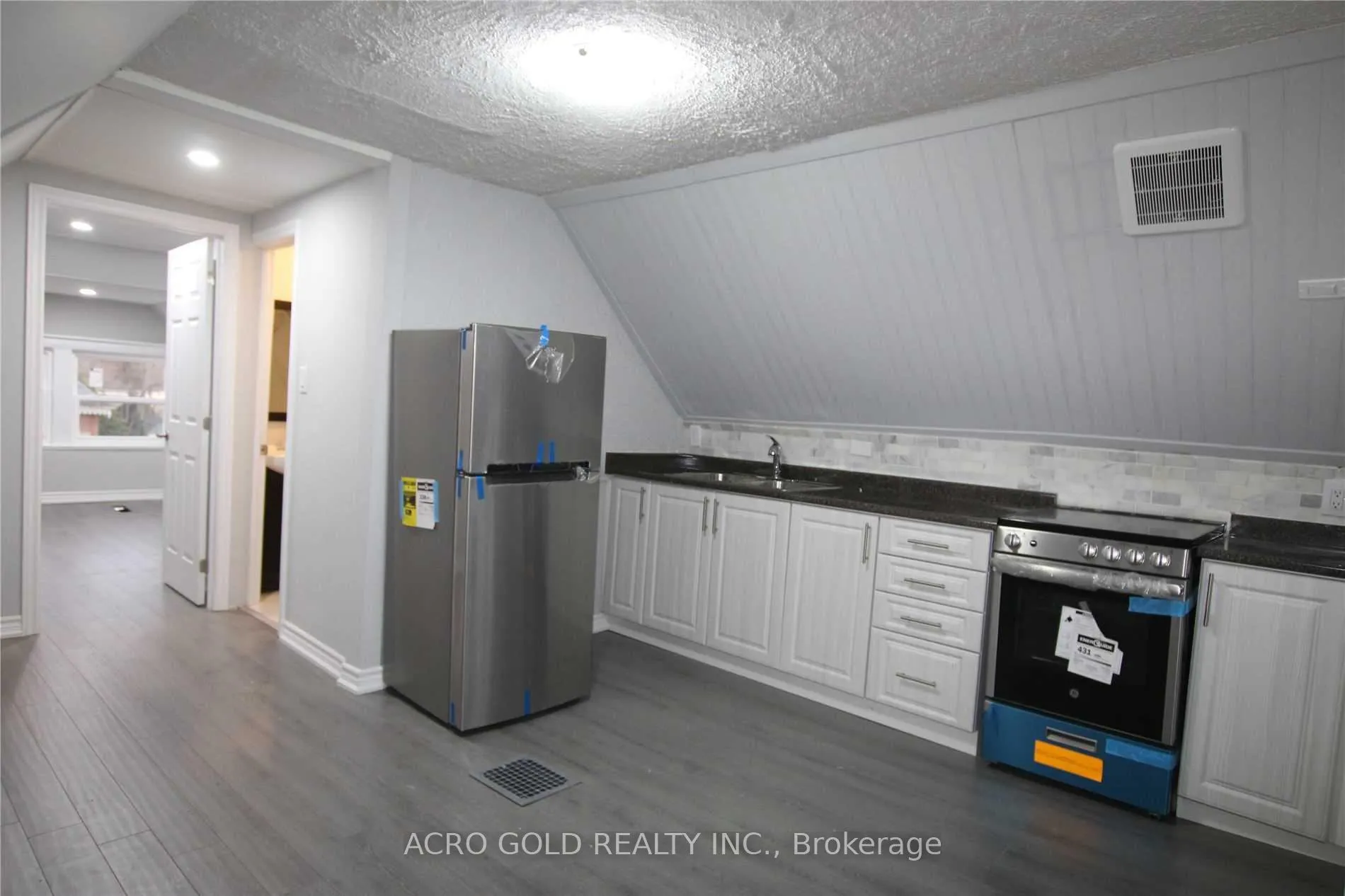Photo 1 of Unit 03, 297 Cumberland Avenue, Hamilton, Blakeley — HOMEH