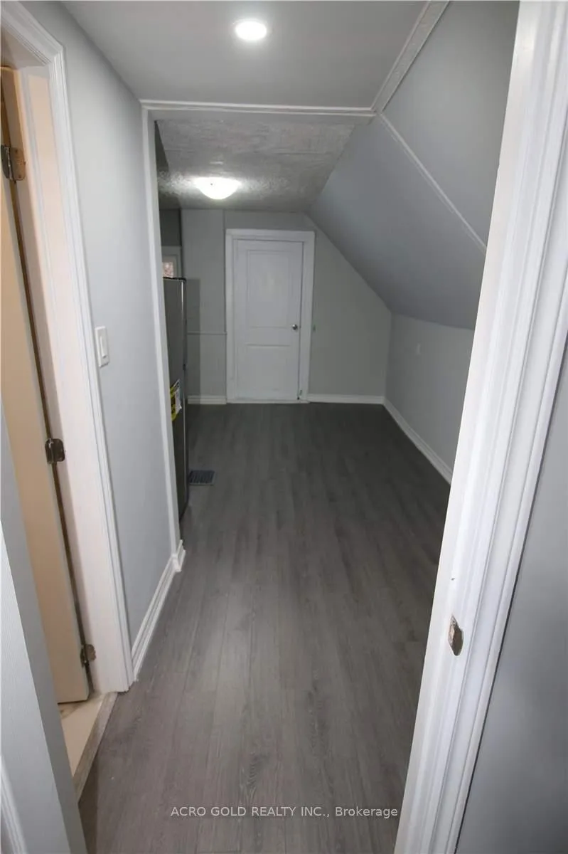Photo 8 of Unit 03, 297 Cumberland Avenue, Hamilton, Blakeley — HOMEH