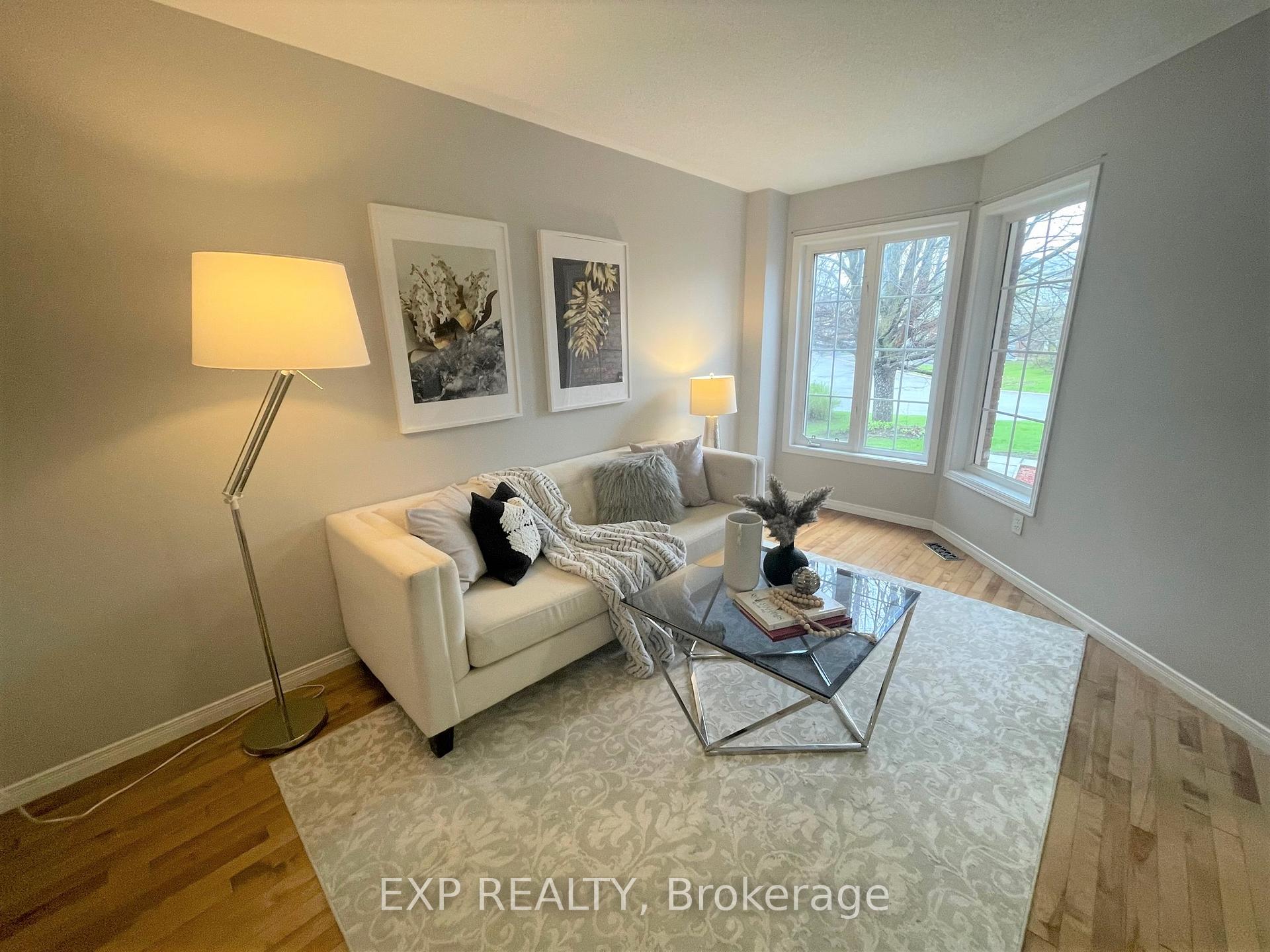Photo 4 of 63 Beacon Way, Ottawa, Kanata - Morgan's Grant/South March — HOMEH