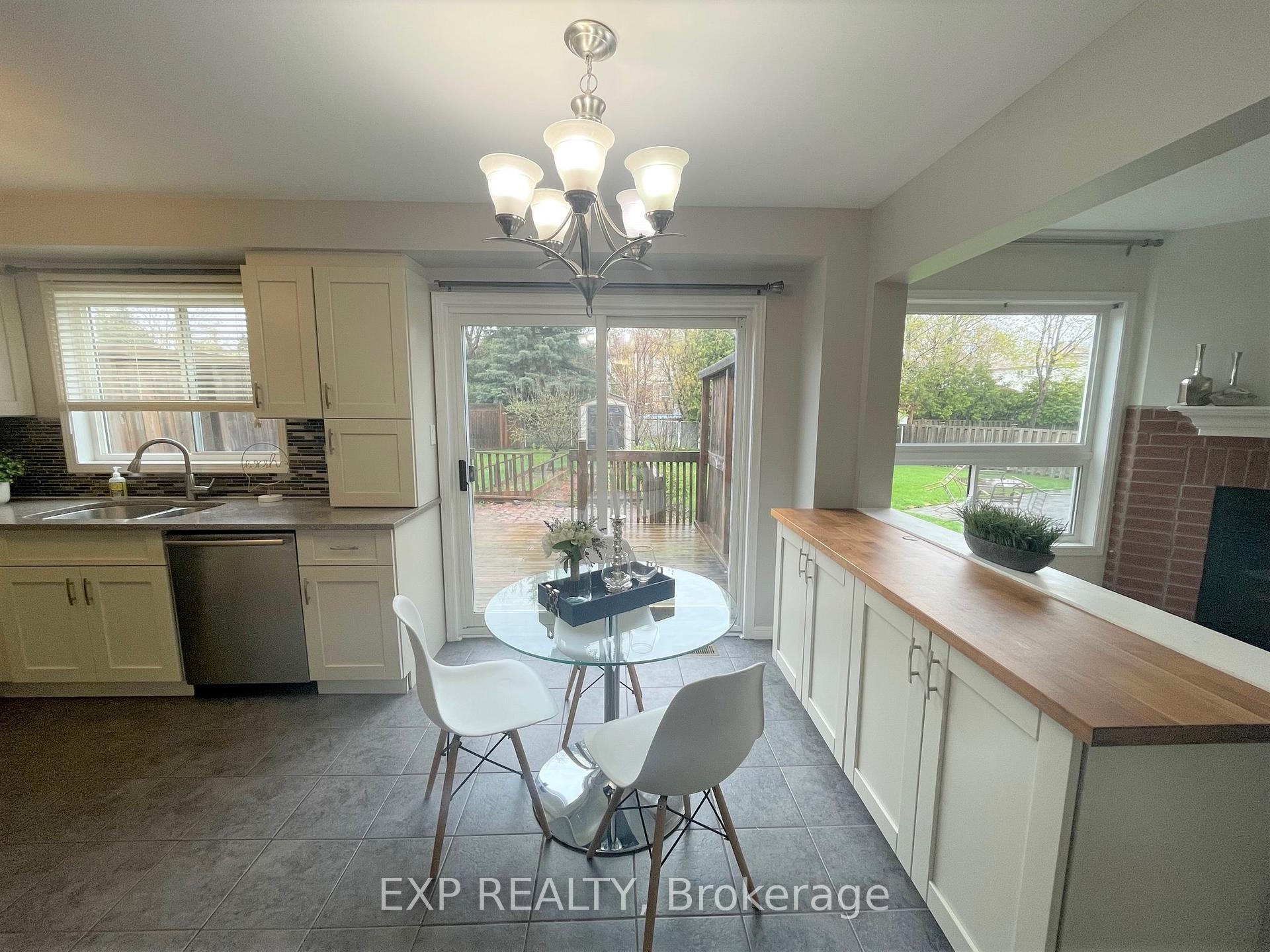 Photo 9 of 63 Beacon Way, Ottawa, Kanata - Morgan's Grant/South March — HOMEH