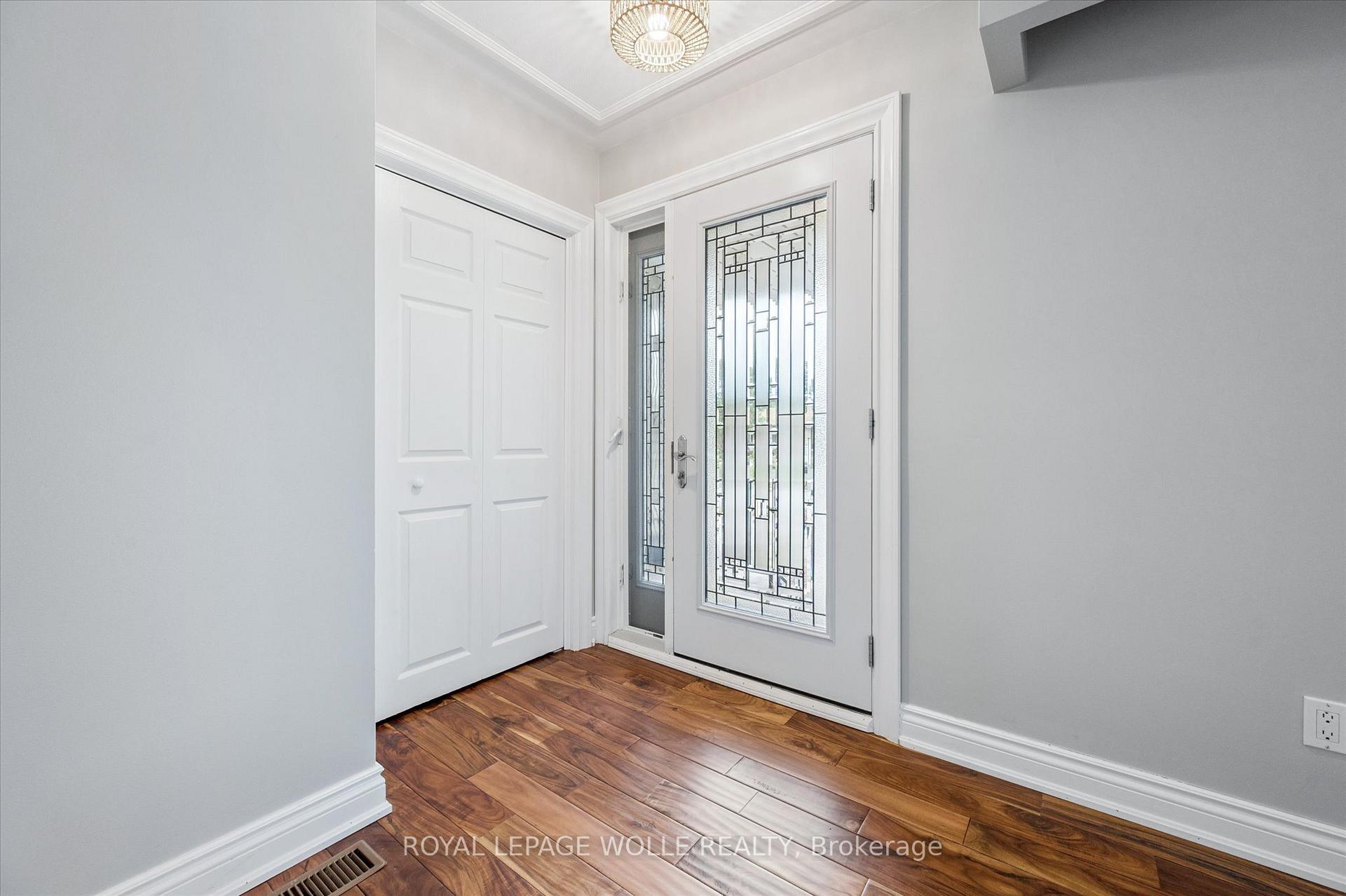 Photo 5 of 29 Strathcona Crescent, Kitchener — HOMEH
