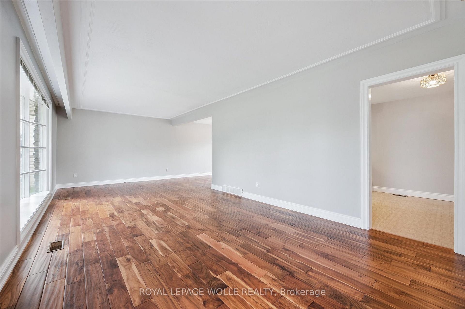 Photo 6 of 29 Strathcona Crescent, Kitchener — HOMEH