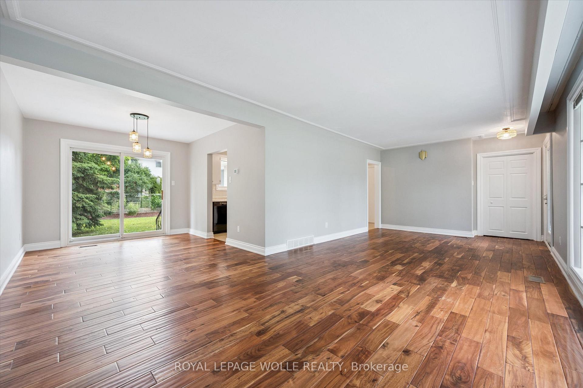 Photo 10 of 29 Strathcona Crescent, Kitchener — HOMEH