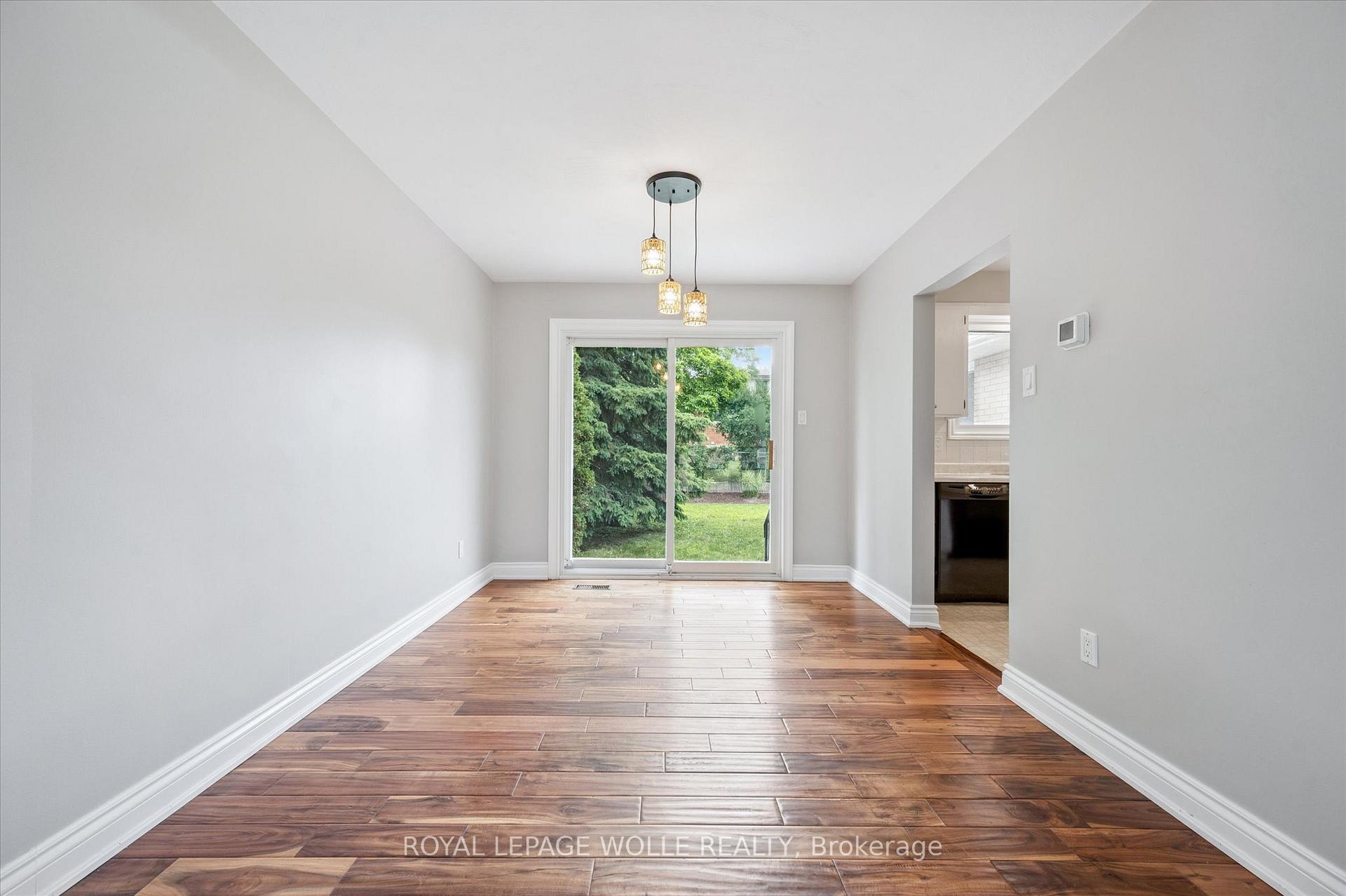 Photo 11 of 29 Strathcona Crescent, Kitchener — HOMEH