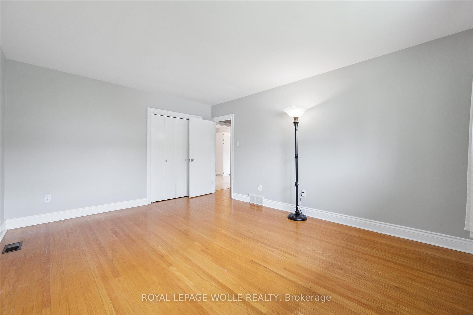 Photo 24 of 29 Strathcona Crescent, Kitchener — HOMEH