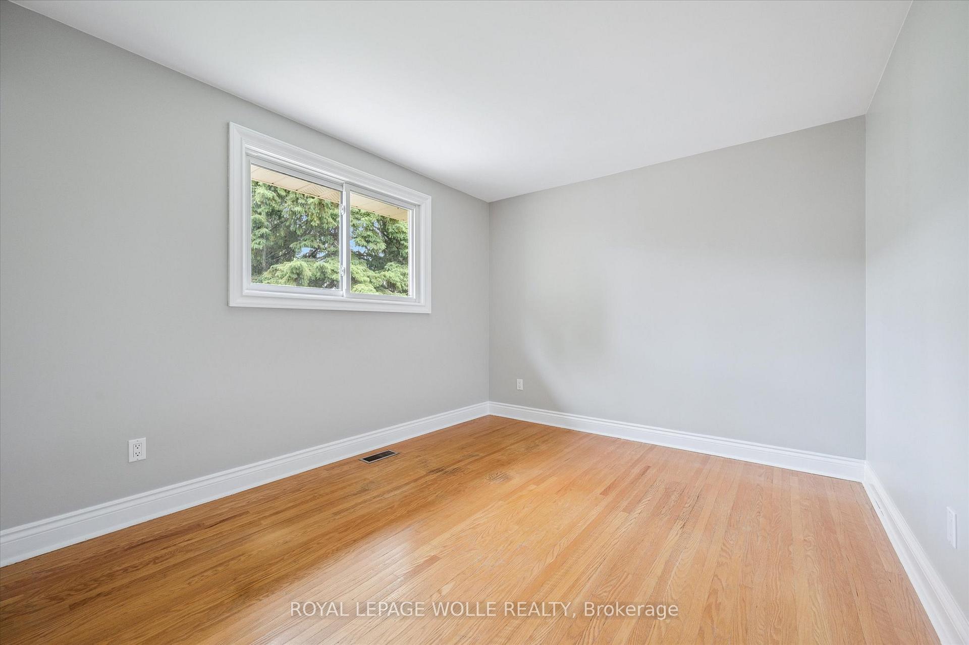 Photo 25 of 29 Strathcona Crescent, Kitchener — HOMEH