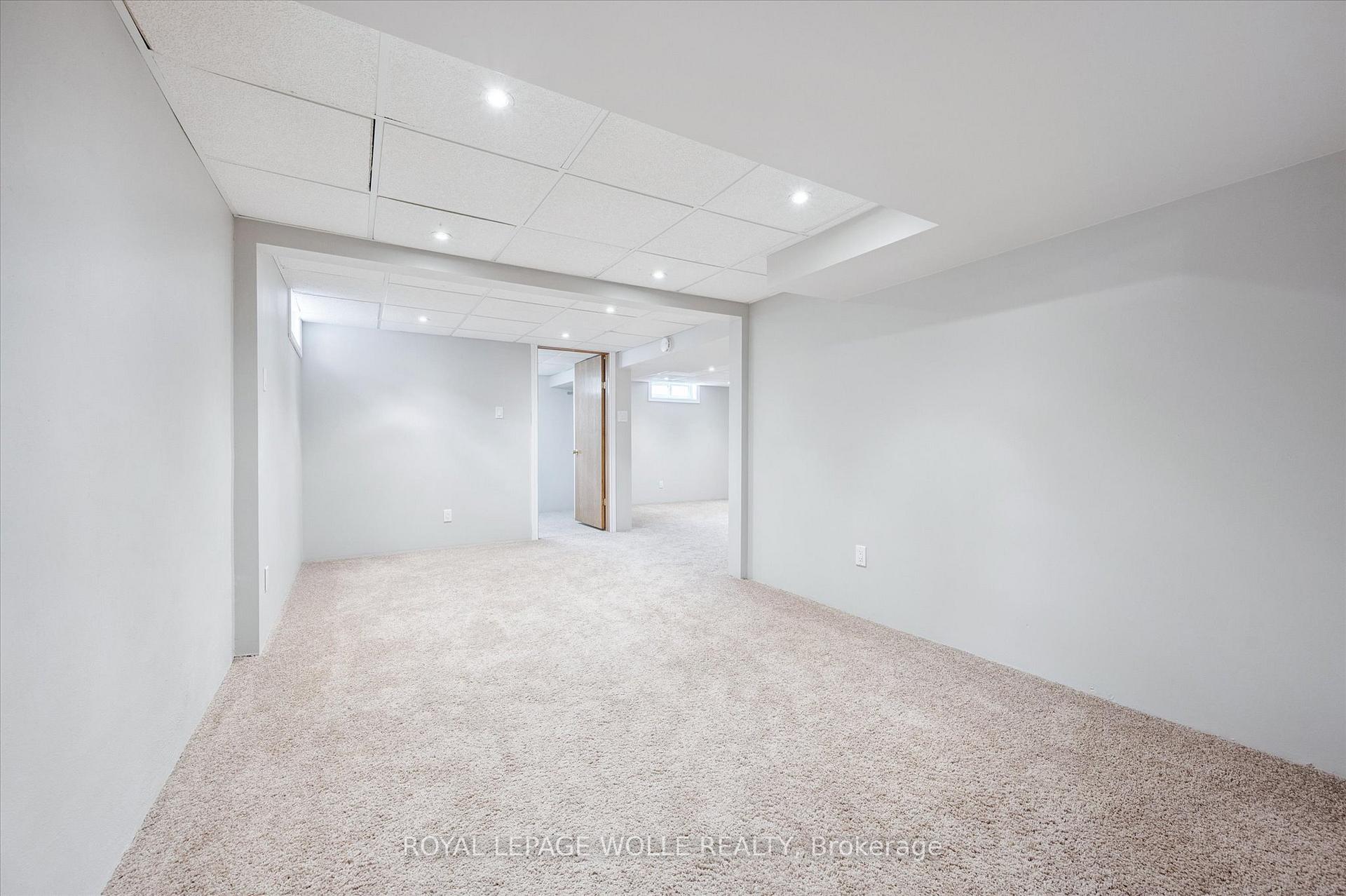 Photo 33 of 29 Strathcona Crescent, Kitchener — HOMEH