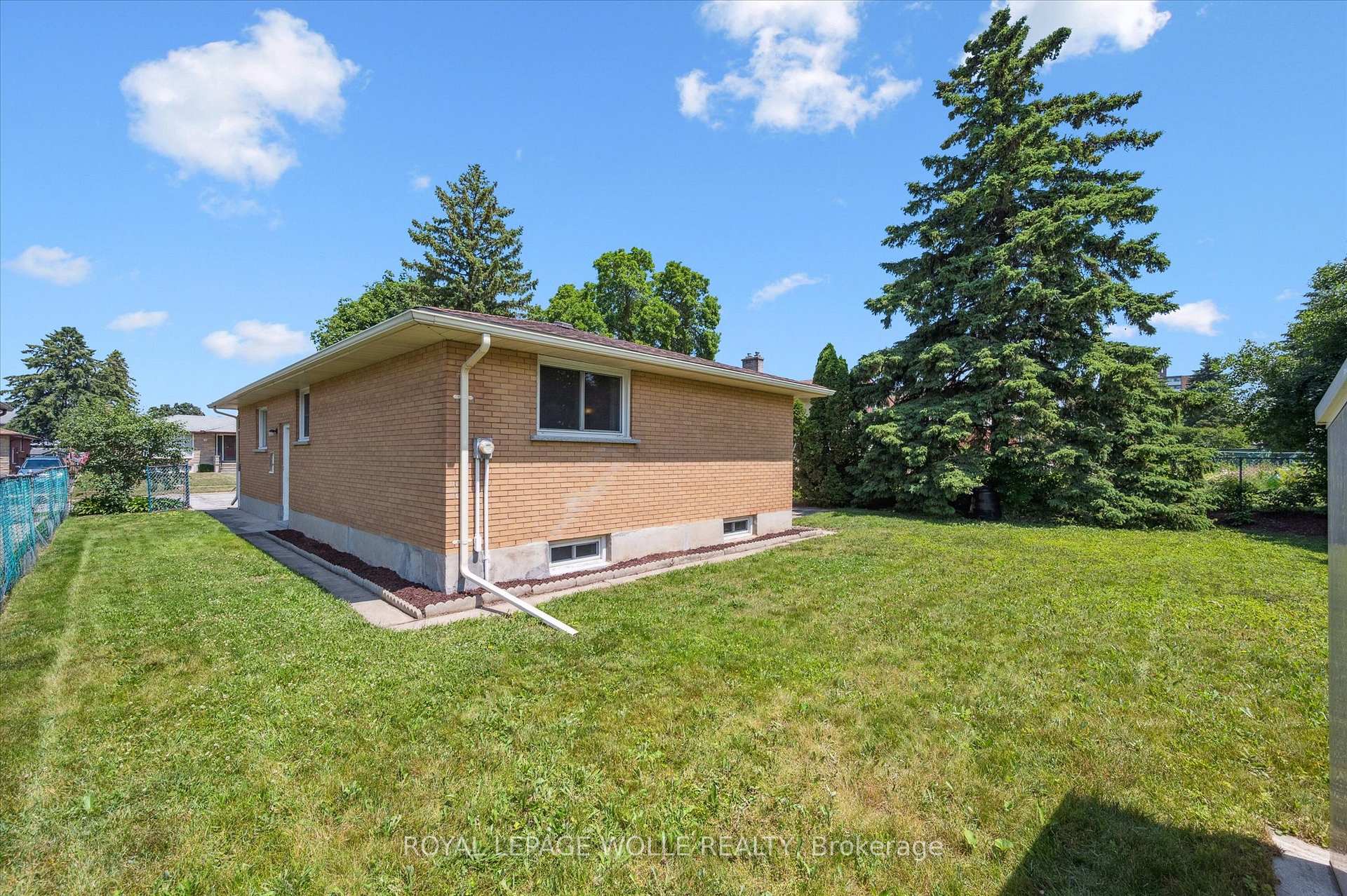 Photo 39 of 29 Strathcona Crescent, Kitchener — HOMEH