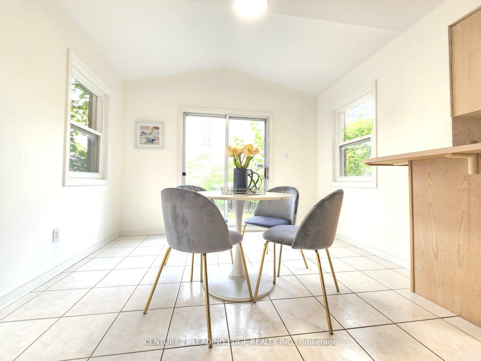 Photo 13 of 86 Quince Crescent, Markham, Rouge River Estates — HOMEH