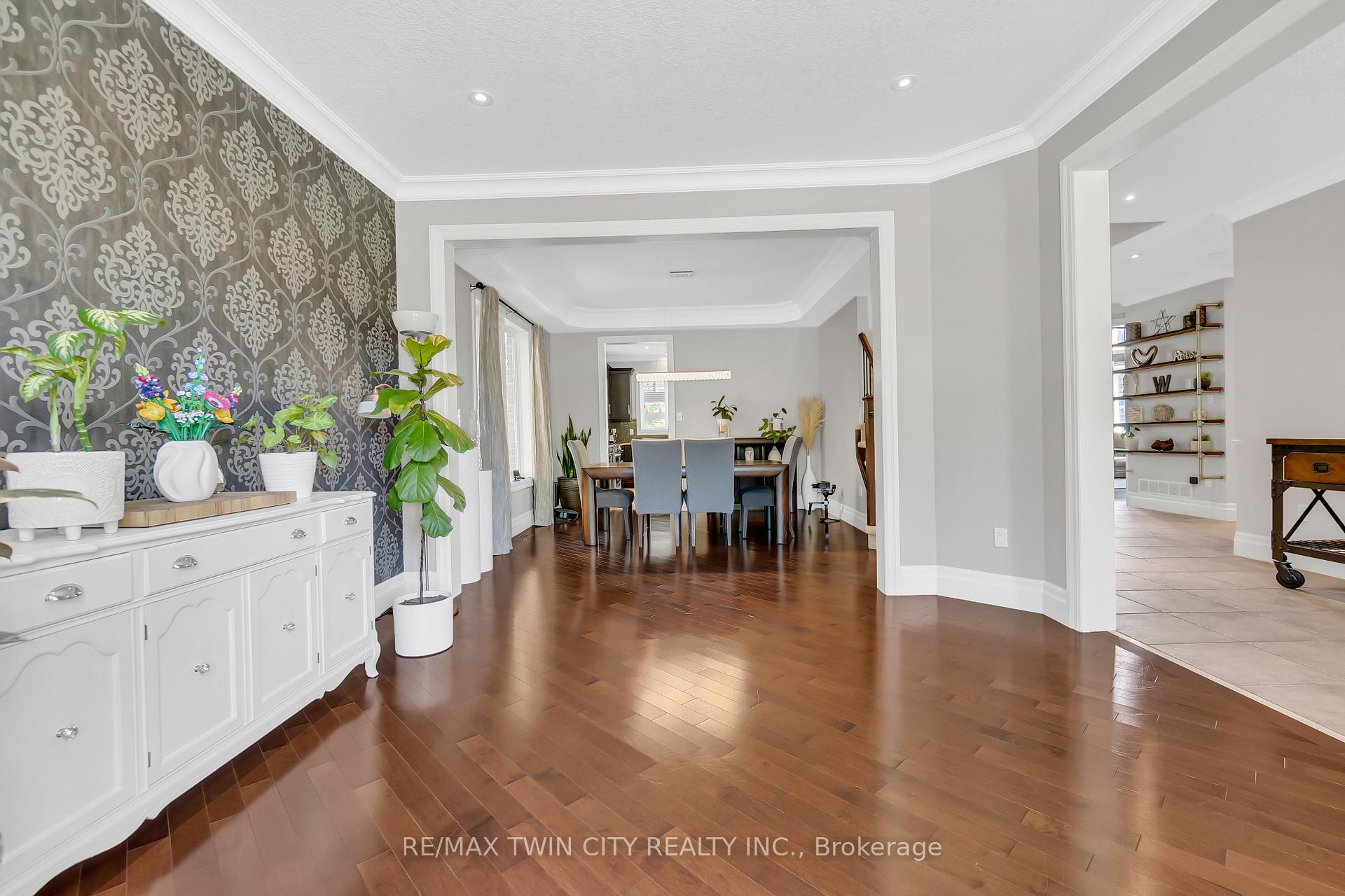 Photo 4 of 918 Fung Place, Kitchener — HOMEH