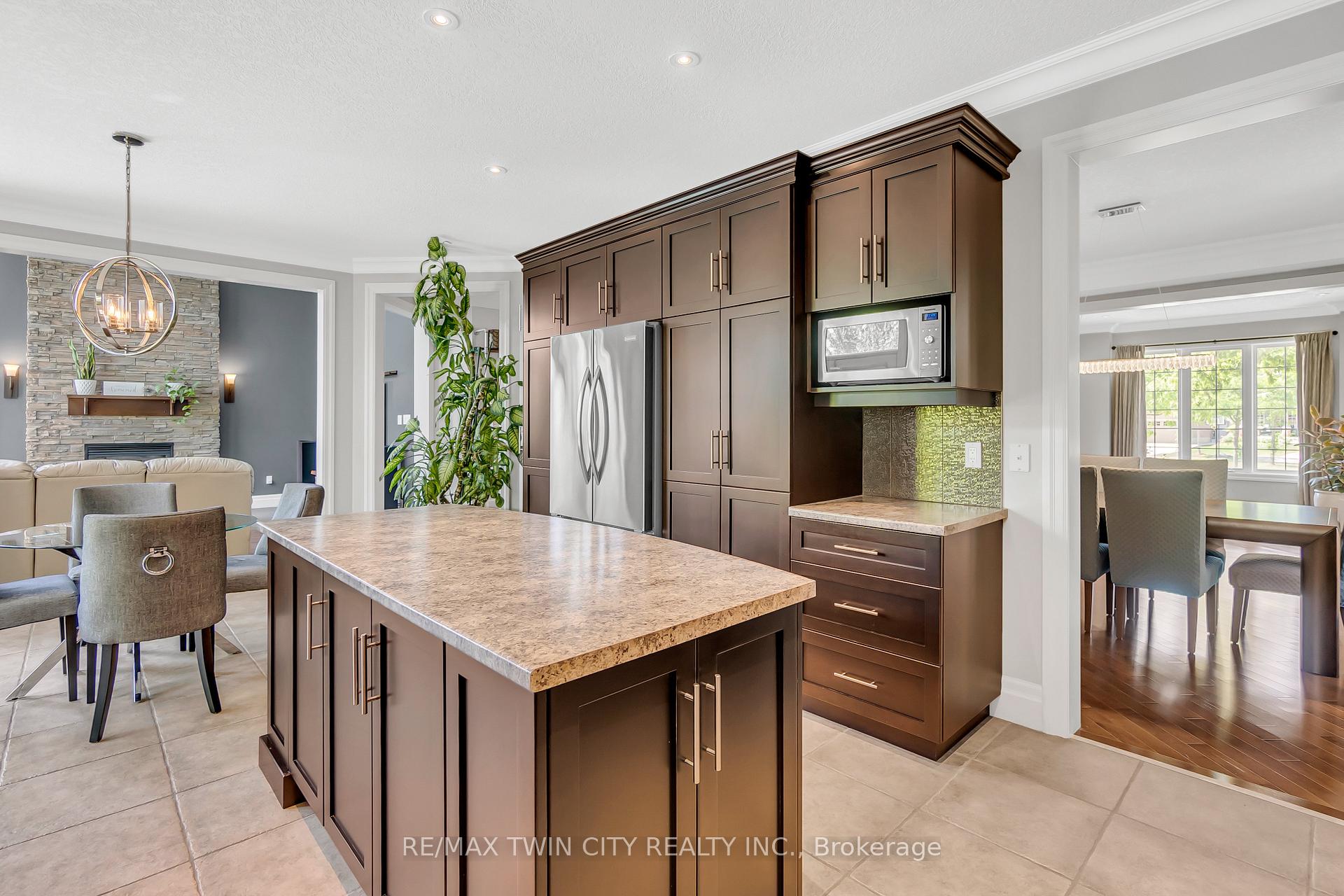 Photo 9 of 918 Fung Place, Kitchener — HOMEH