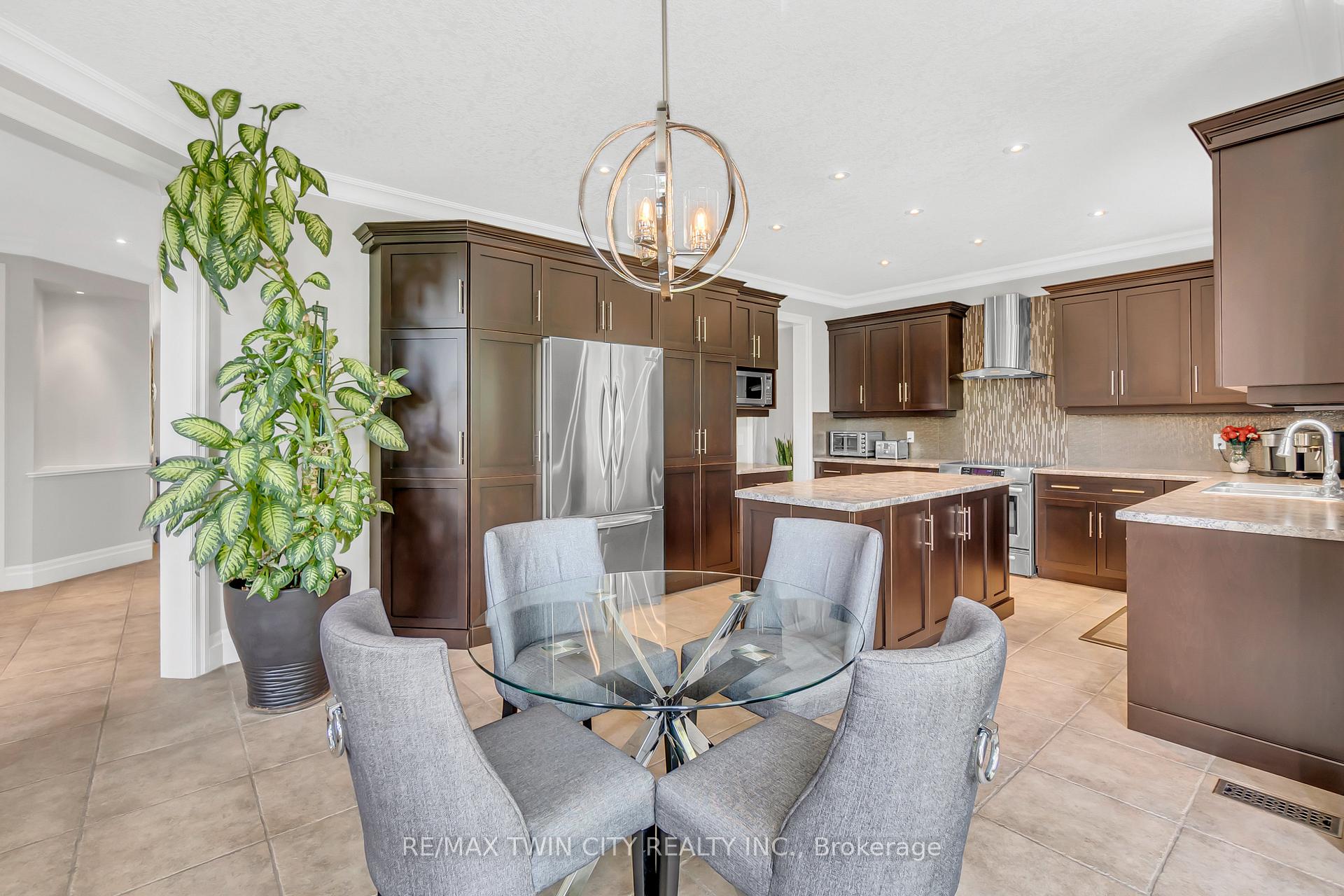 Photo 10 of 918 Fung Place, Kitchener — HOMEH