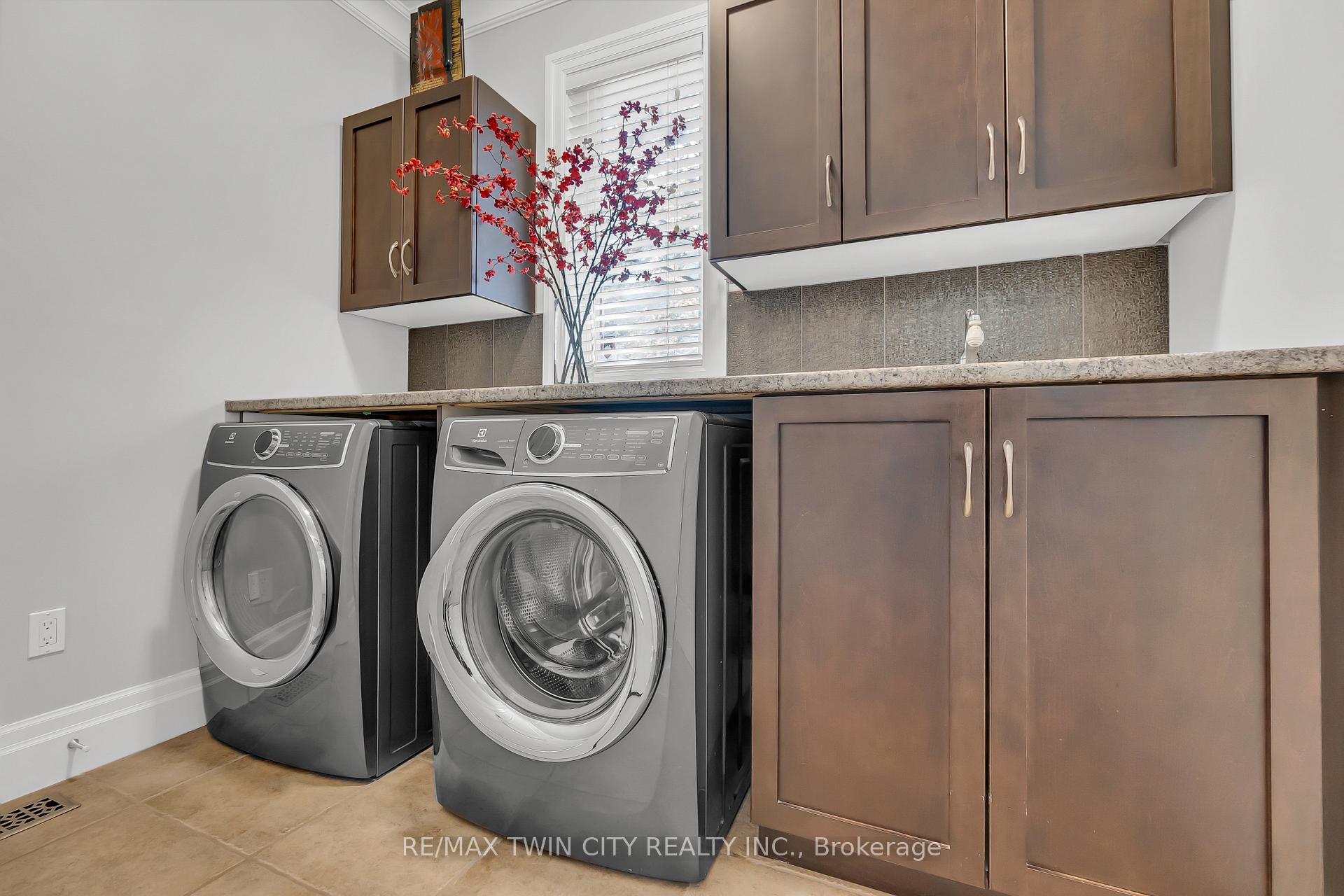 Photo 15 of 918 Fung Place, Kitchener — HOMEH
