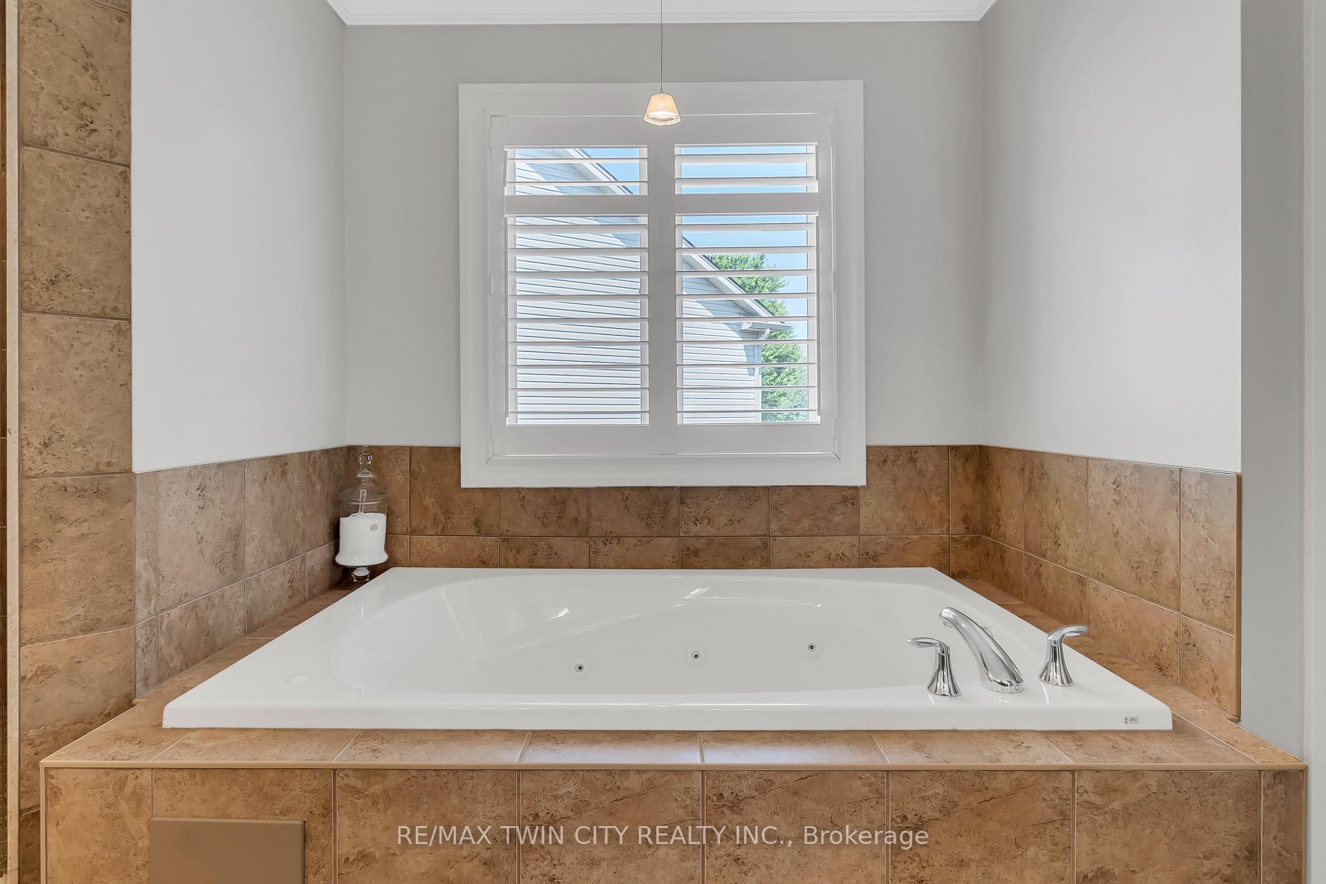Photo 20 of 918 Fung Place, Kitchener — HOMEH