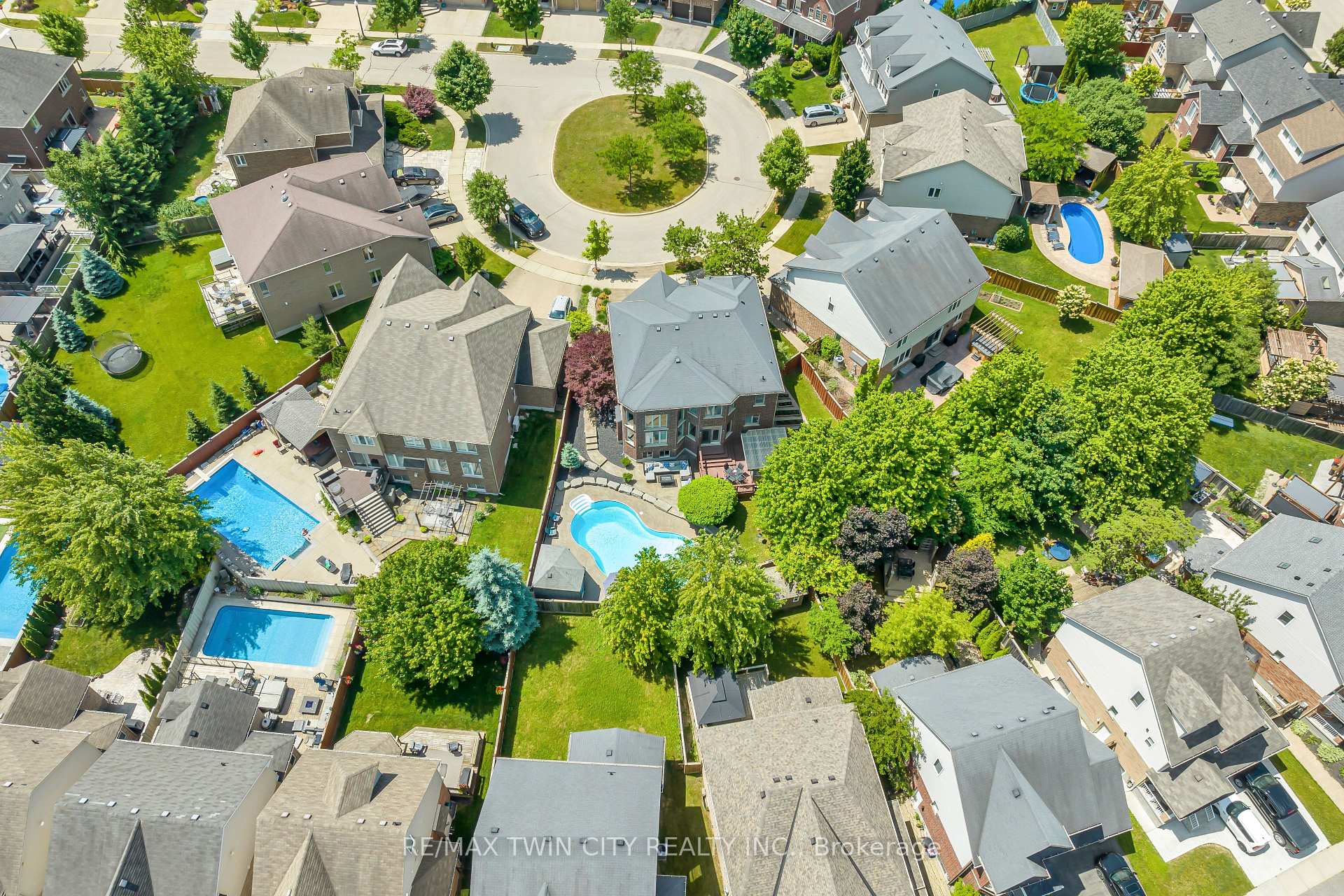 Photo 35 of 918 Fung Place, Kitchener — HOMEH