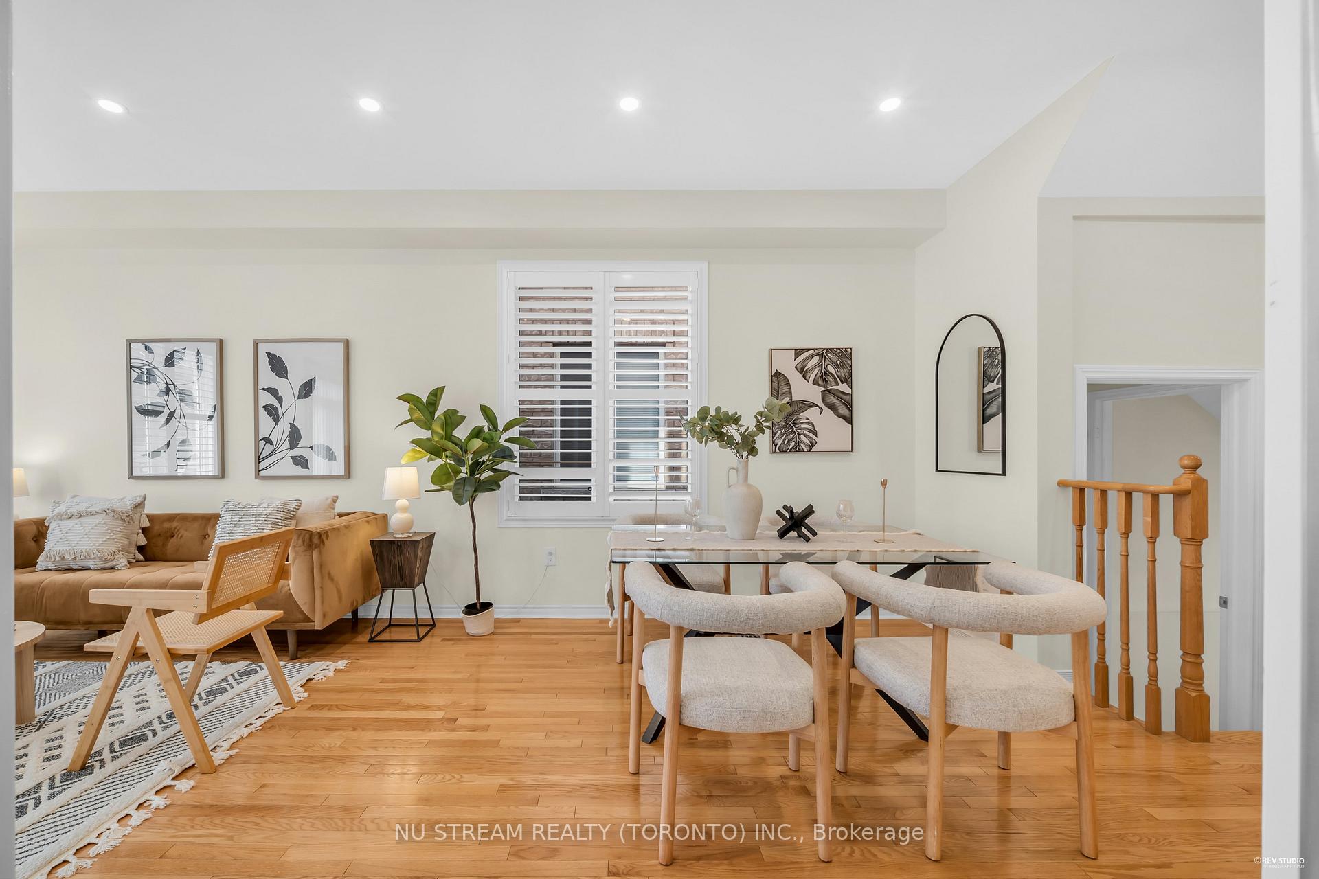 Photo 9 of 15 Trinco Way, Markham, Cedarwood — HOMEH