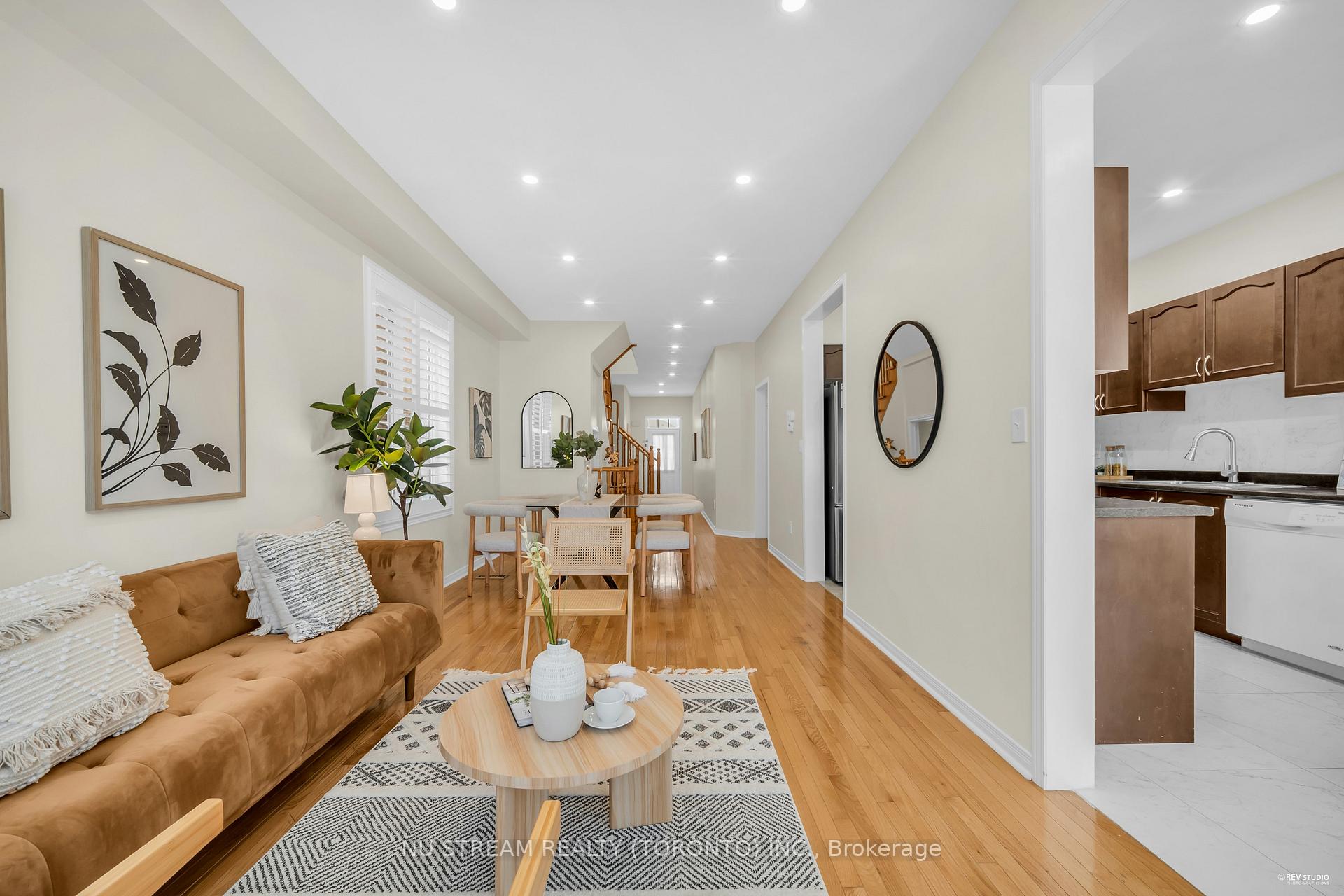 Photo 13 of 15 Trinco Way, Markham, Cedarwood — HOMEH