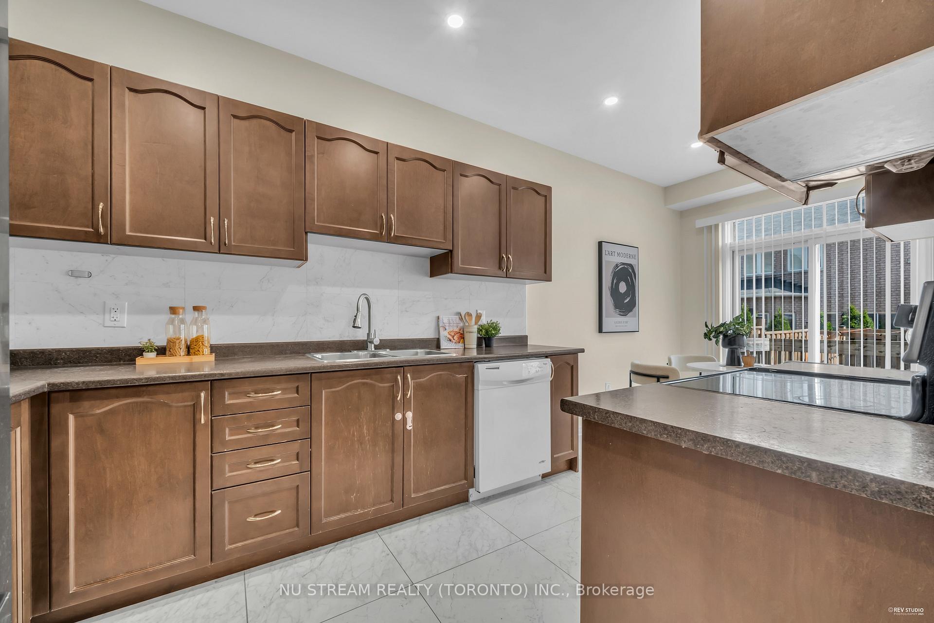 Photo 16 of 15 Trinco Way, Markham, Cedarwood — HOMEH