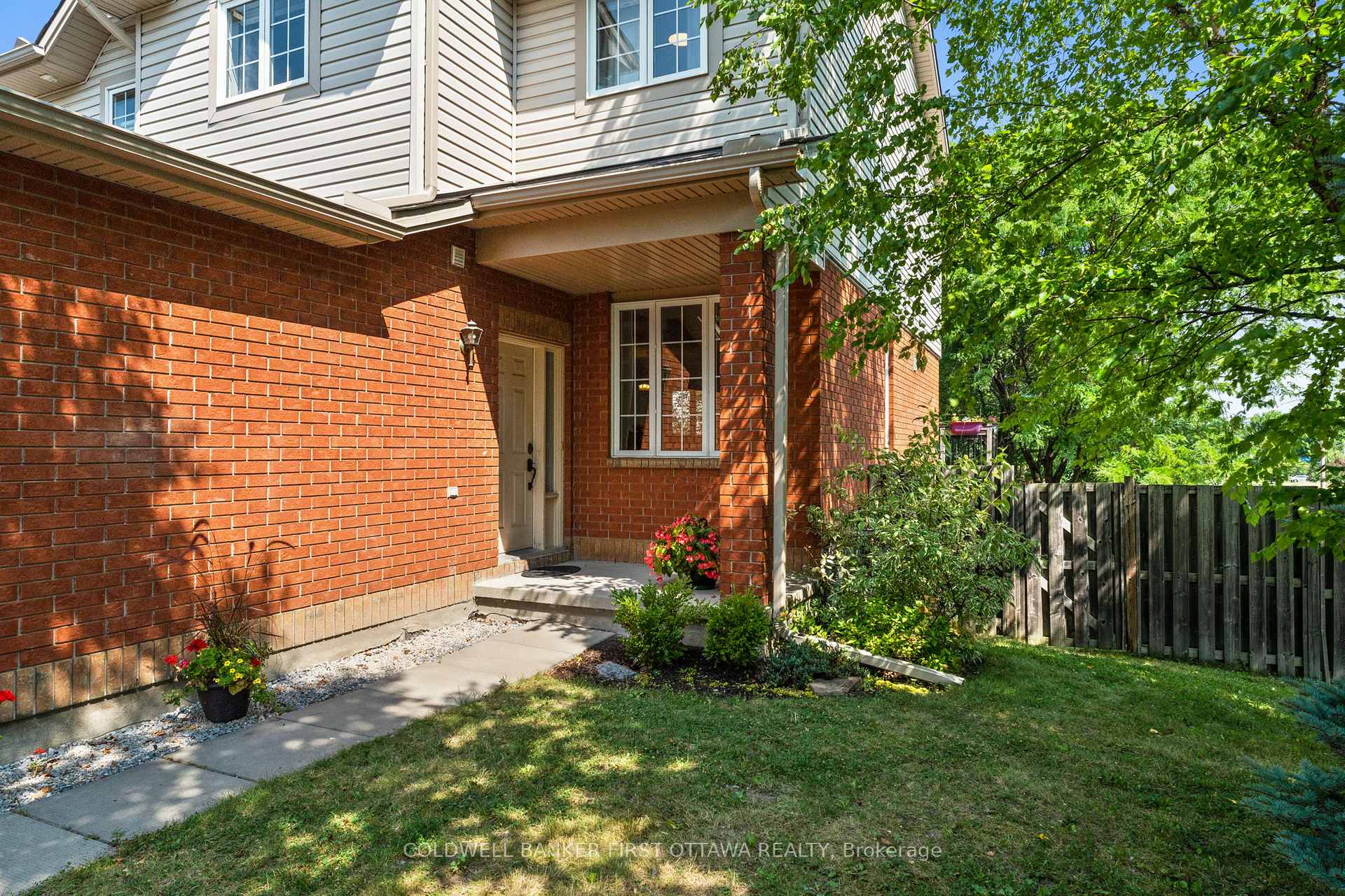 Photo 2 of 51 Helmsdale Drive, Ottawa, Kanata - Morgan's Grant/South March — HOMEH