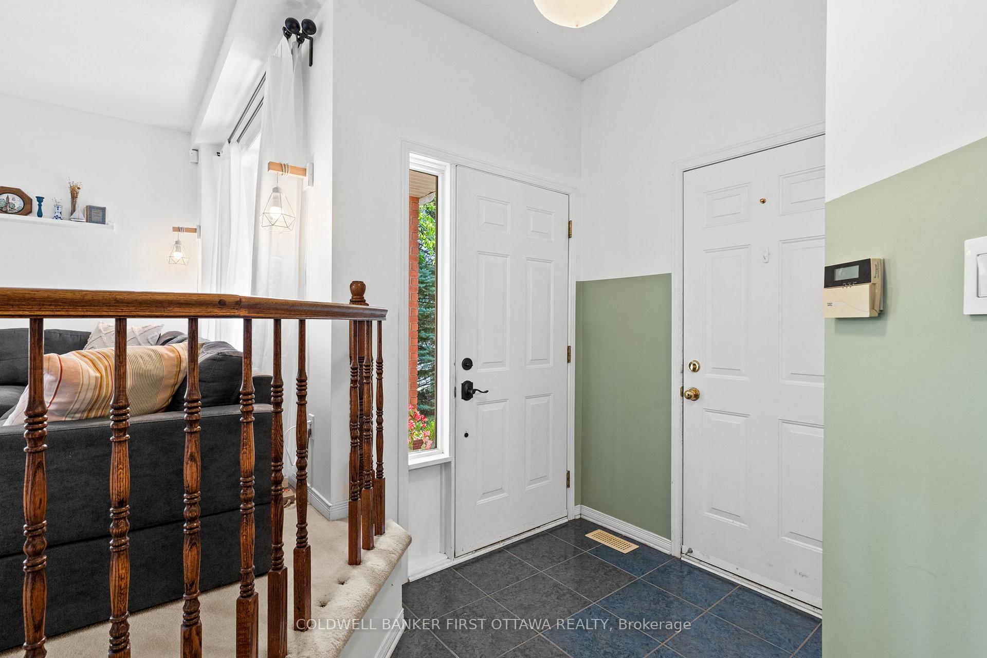 Photo 4 of 51 Helmsdale Drive, Ottawa, Kanata - Morgan's Grant/South March — HOMEH