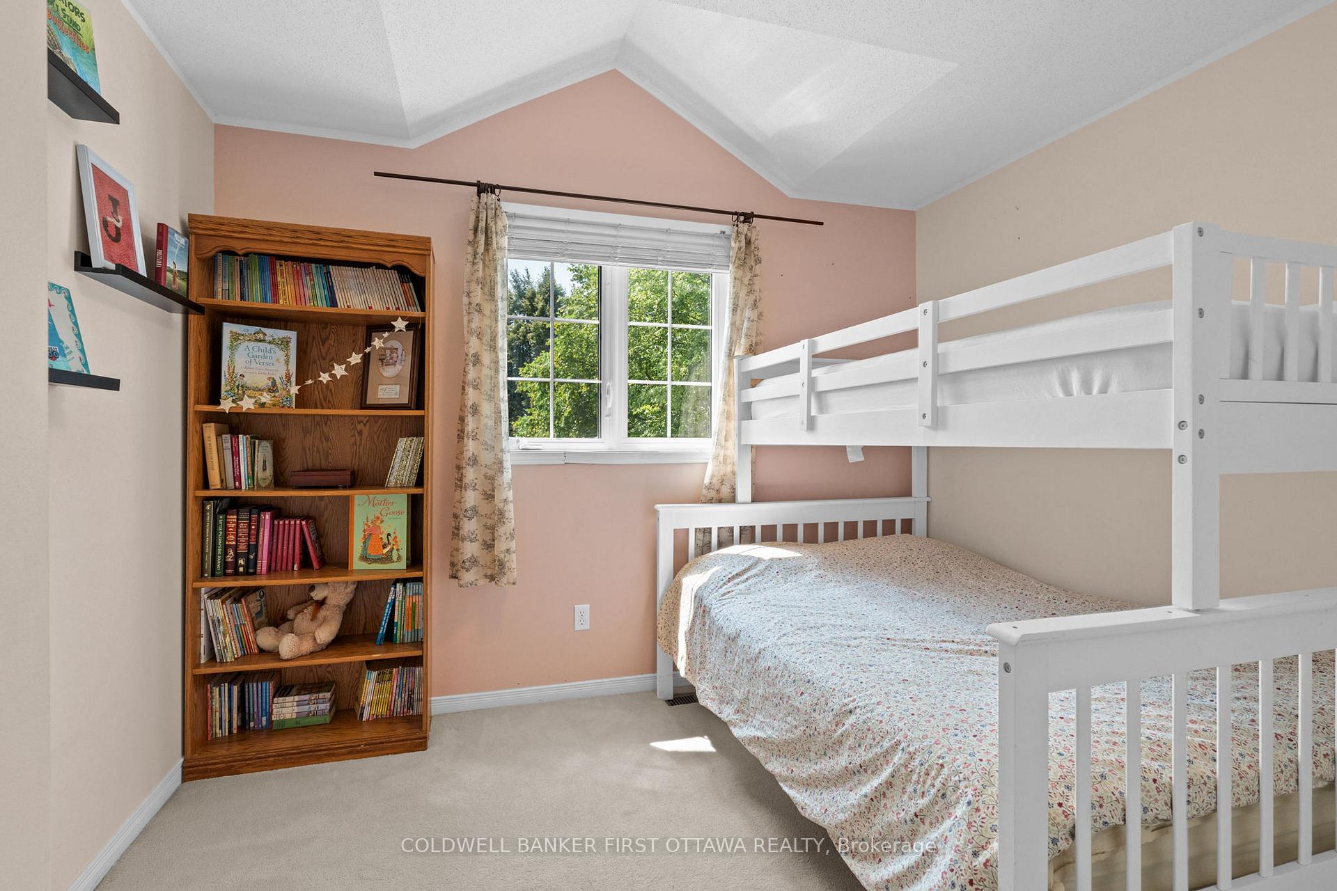 Photo 27 of 51 Helmsdale Drive, Ottawa, Kanata - Morgan's Grant/South March — HOMEH