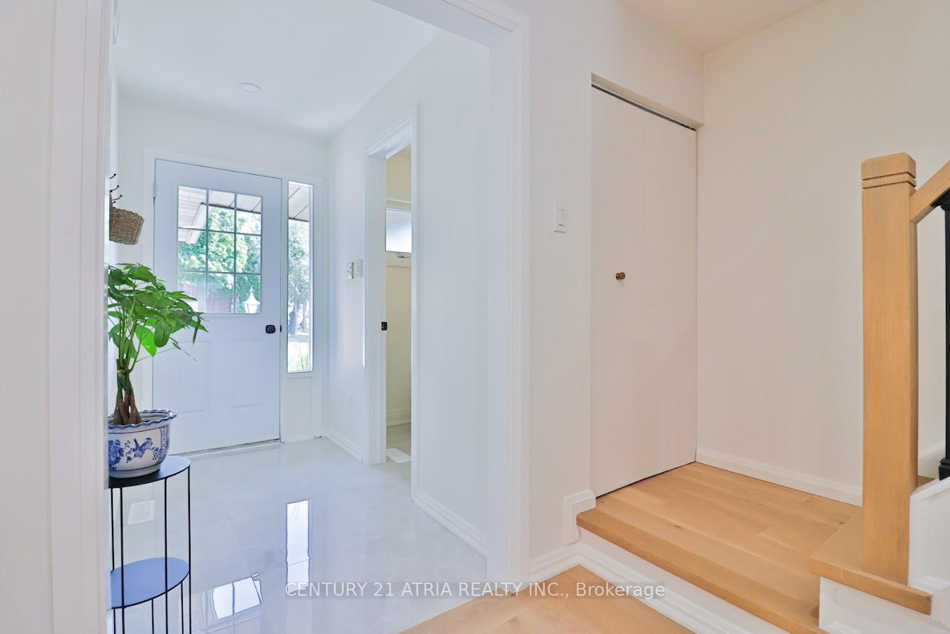 Photo 6 of 30 Pepperell Crescent, Markham, Milliken Mills West — HOMEH